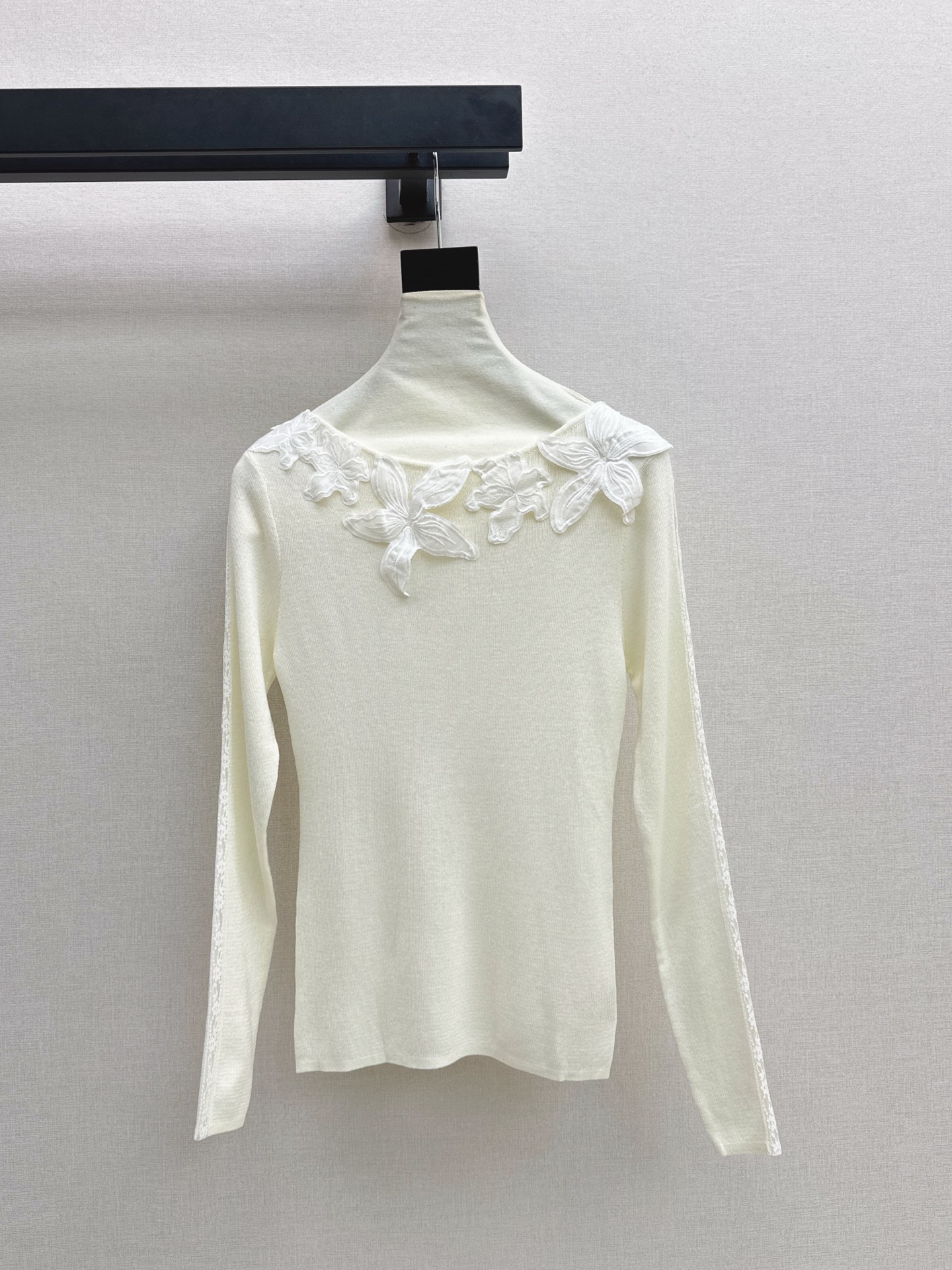 ES 26fw lace embroidery knit basic tee