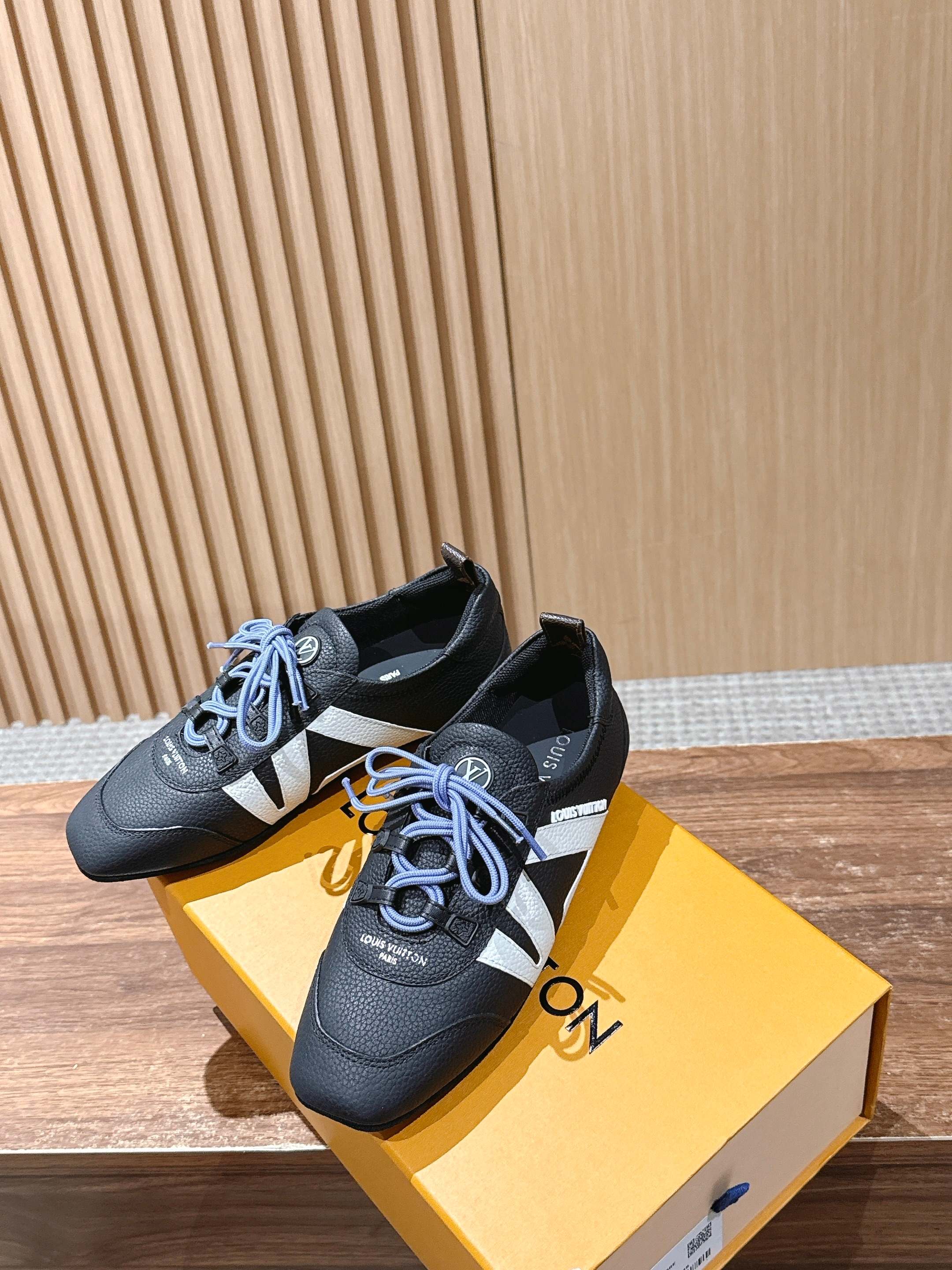 Loui 25fw sneaker