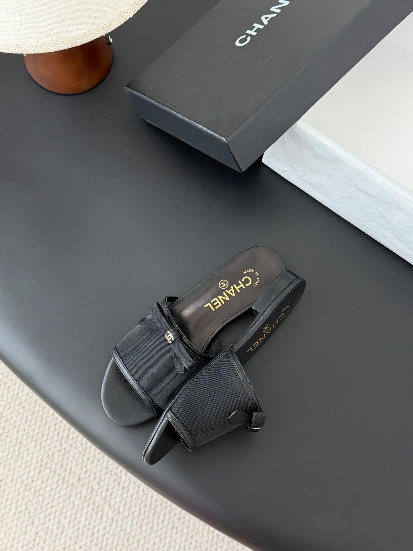 Chan 26ss bow mesh slides