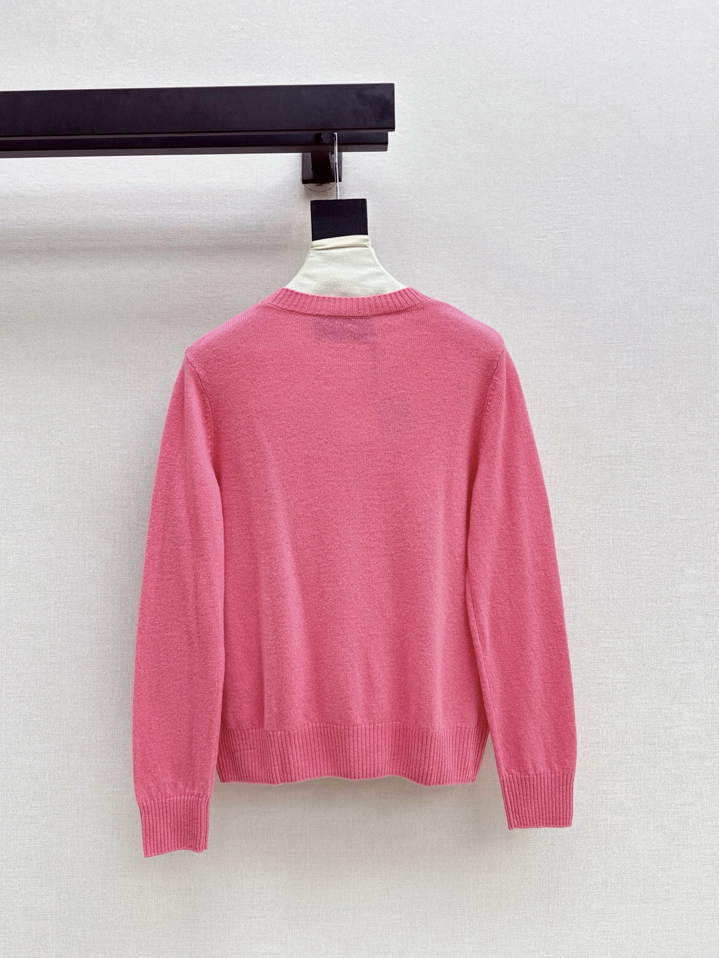 Loe 26fw embroidery sweater
