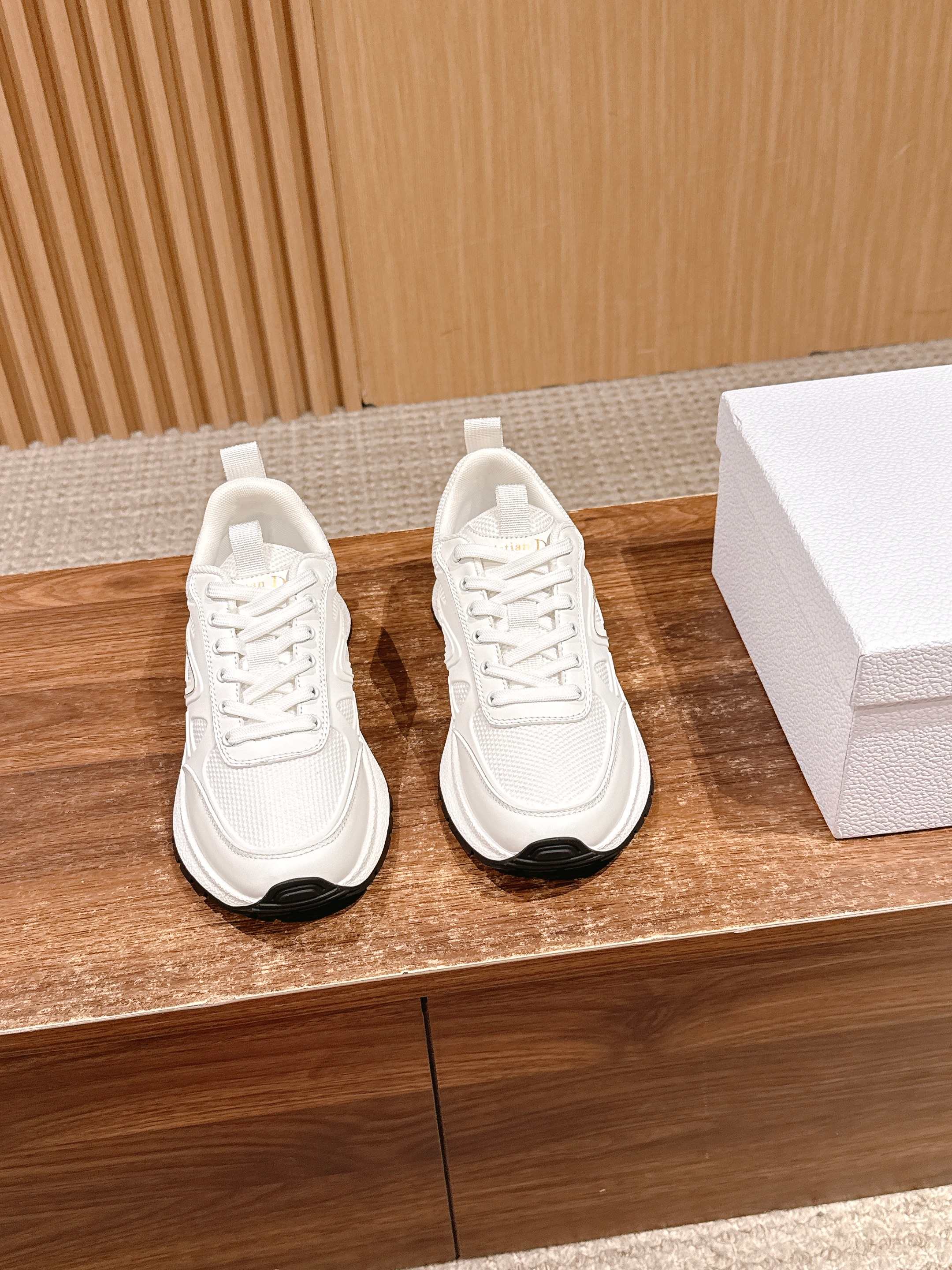 CD 25fw sneaker
