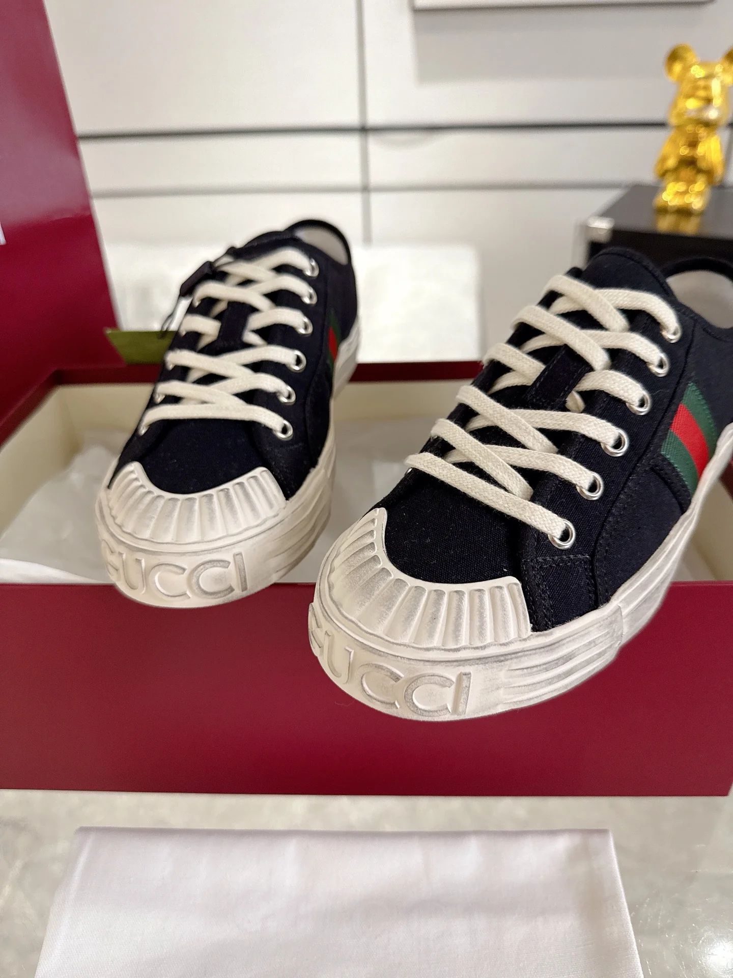 Guc sneakers