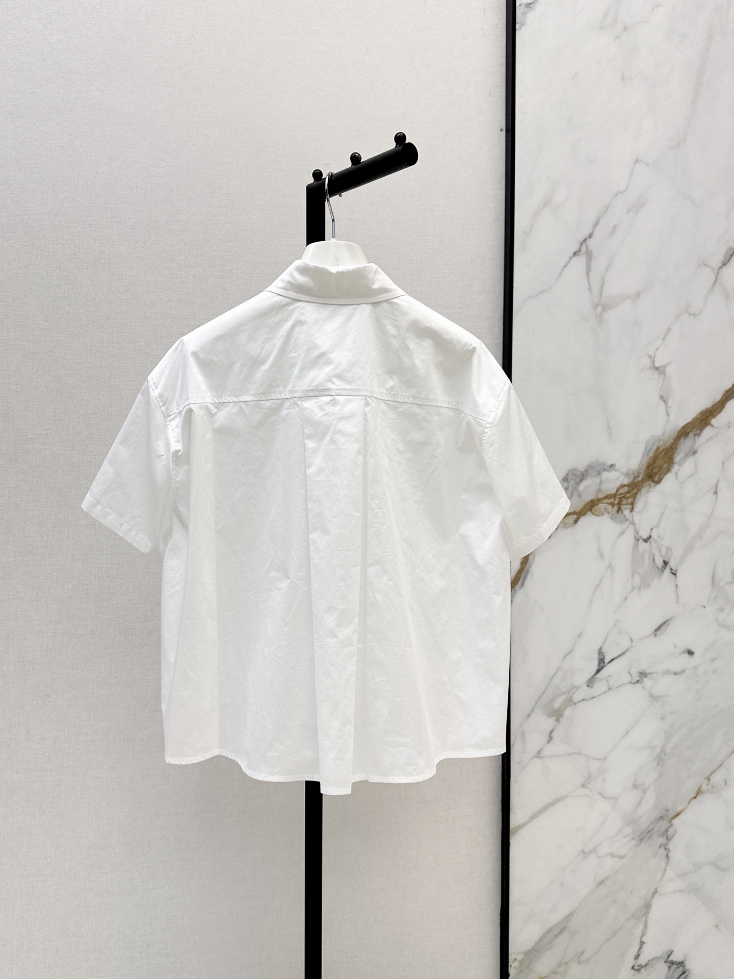Loe 26fw cropped shirt