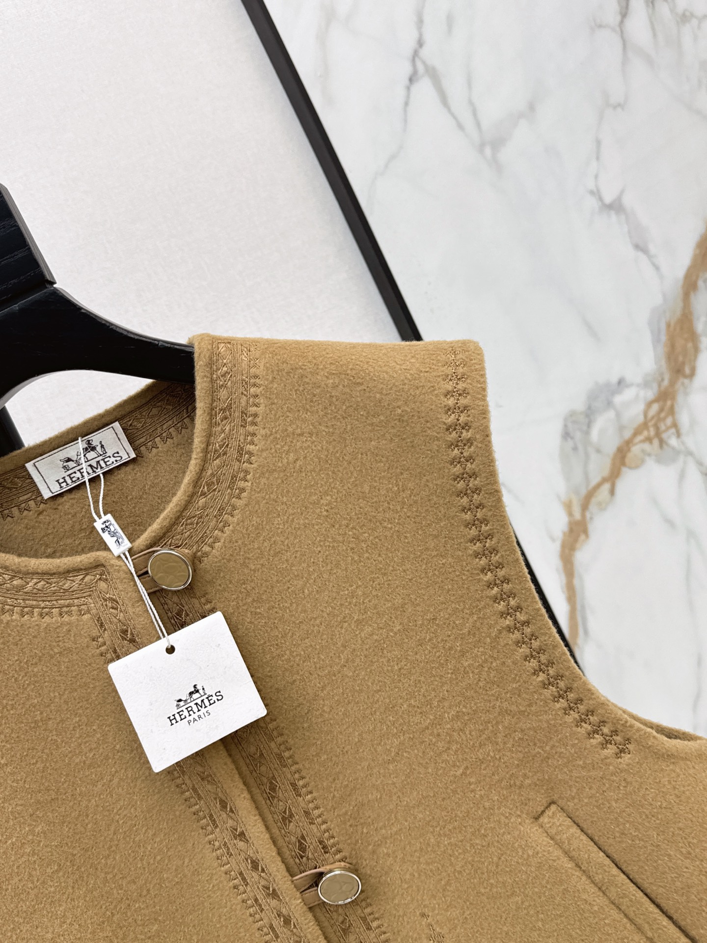 Her 26fw embroidery woolen vest