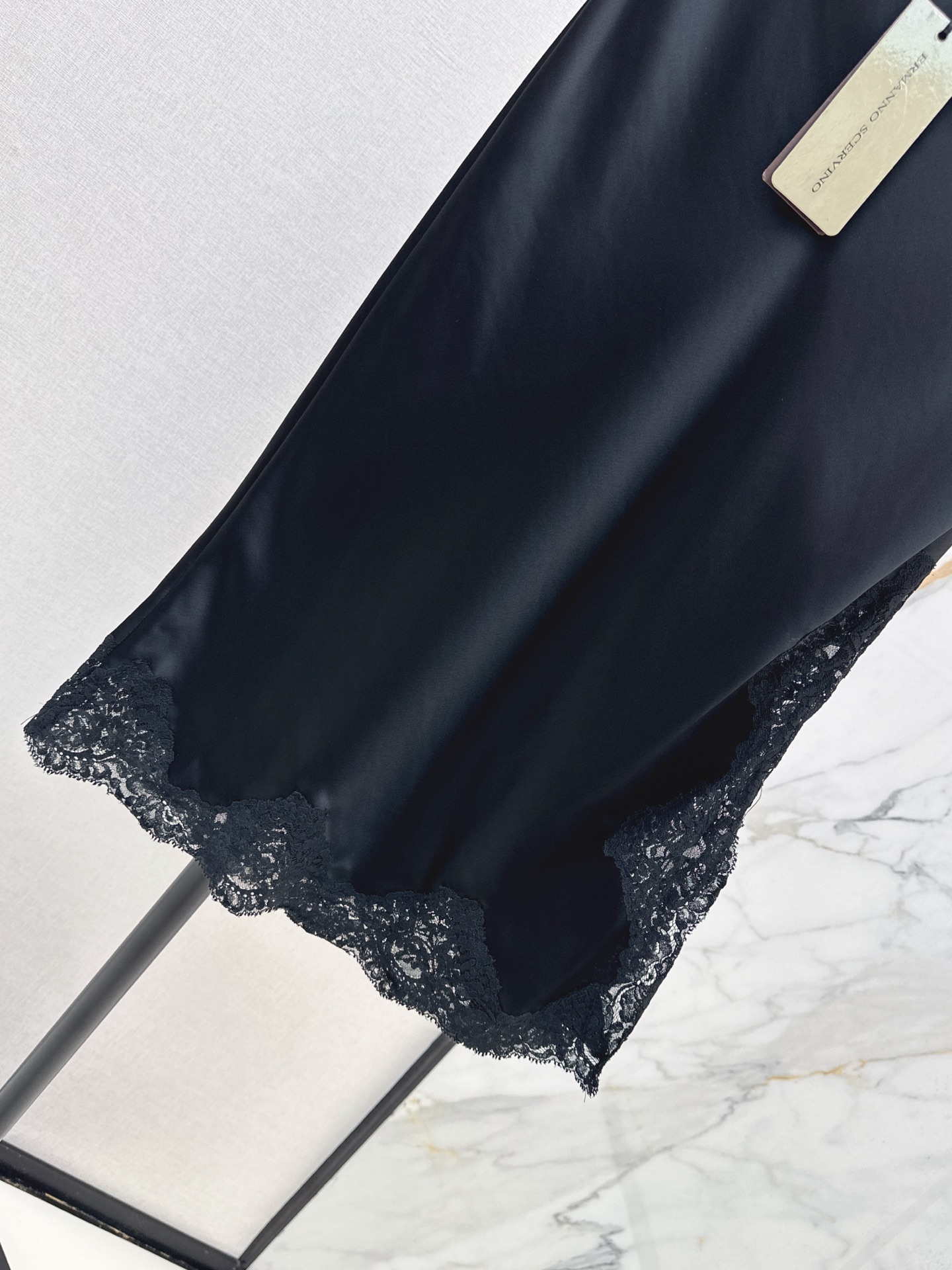 ES 26ss lace contract satin skirt