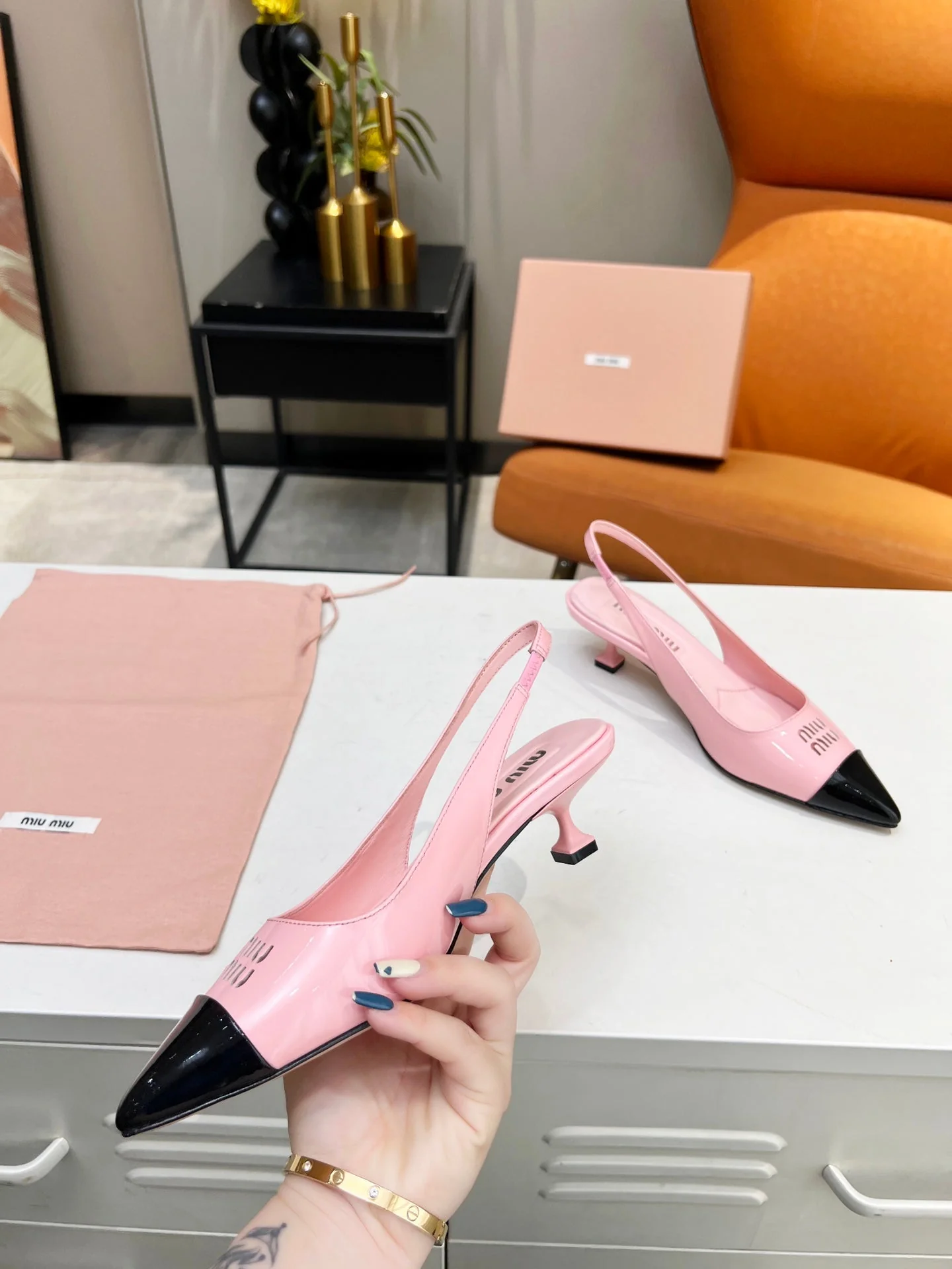 MI Slingback pump