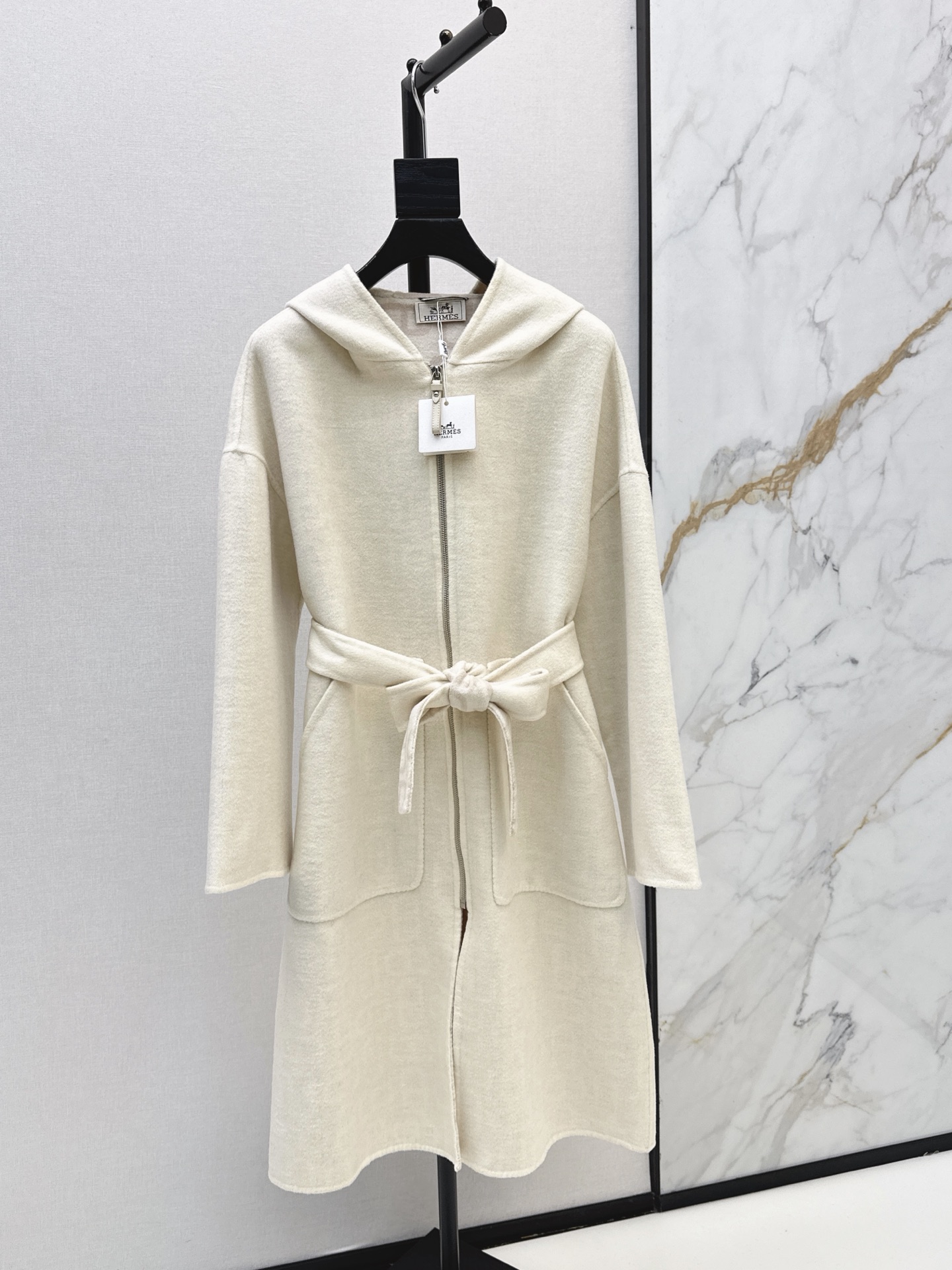 Her 26fw cashmere overcoats
