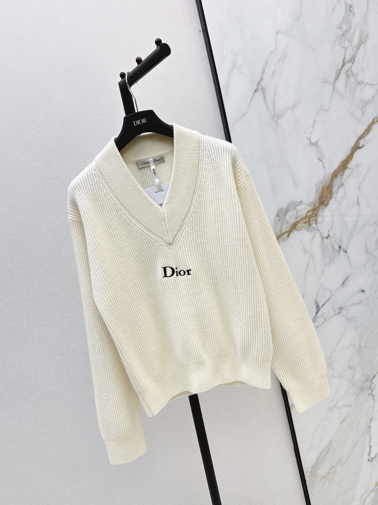 CD 26fw v-neck sweater