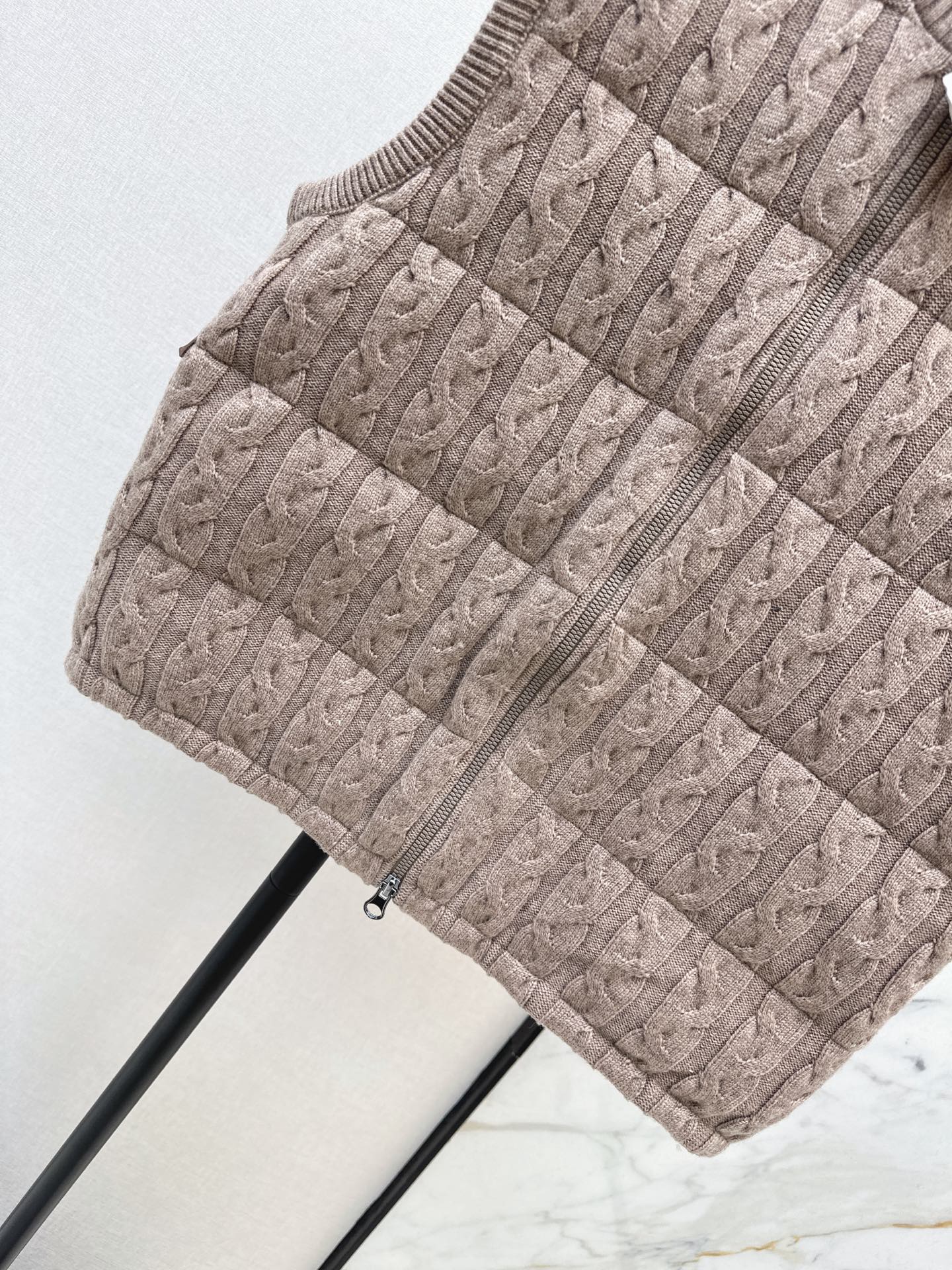 Brun 26fw knit down vest