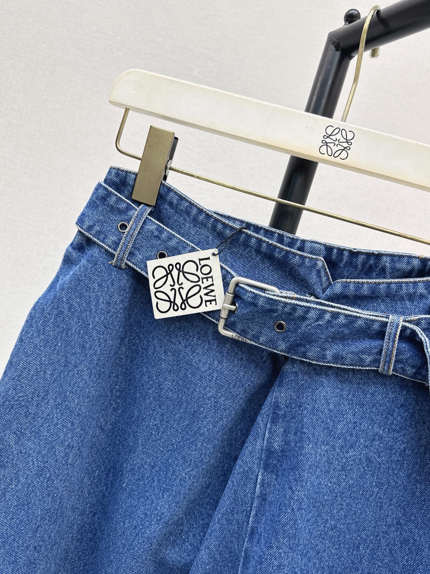 Loe 26fw belted wide-leg jeans