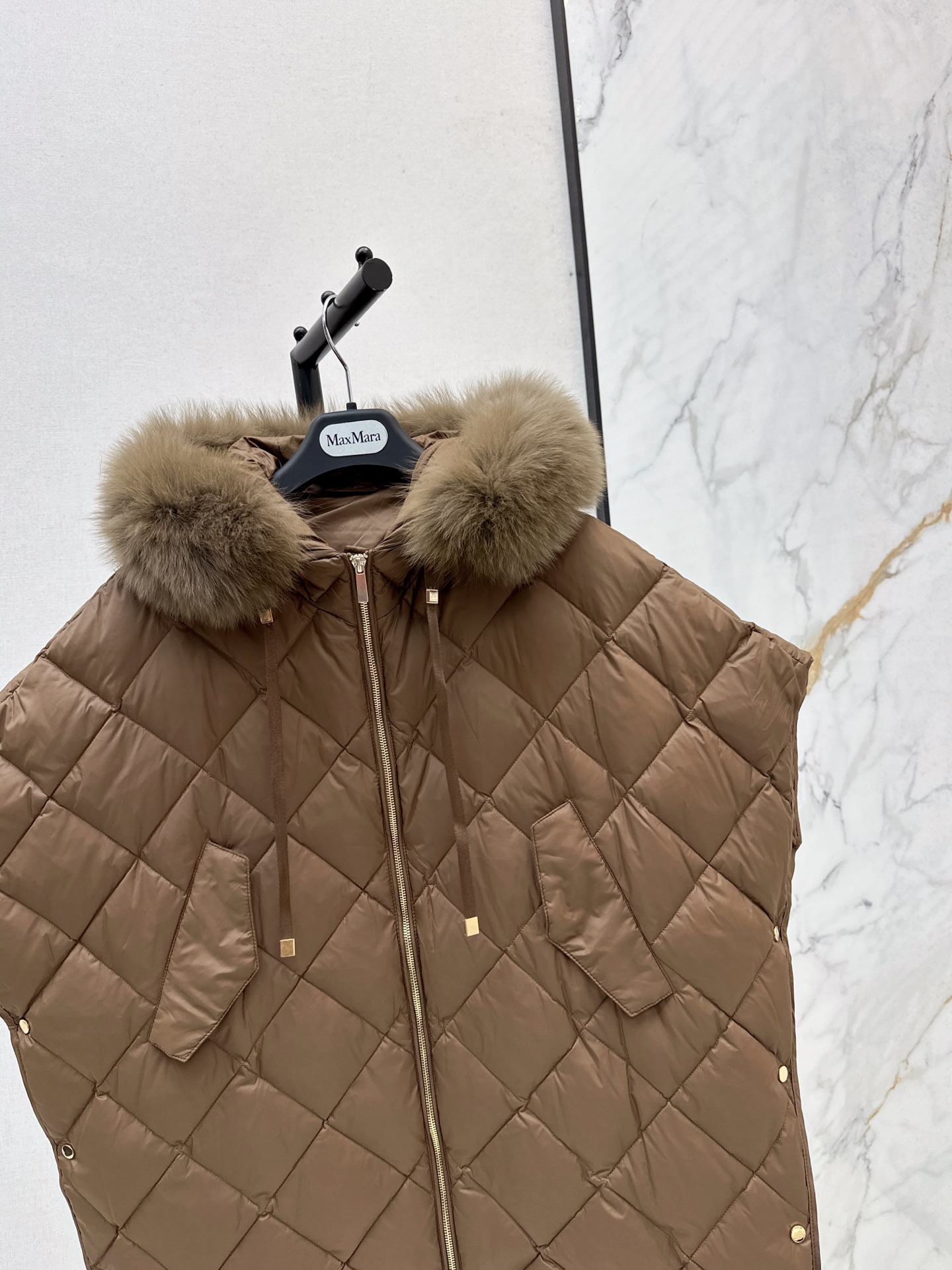 Max 26fw Hooded Down Vest