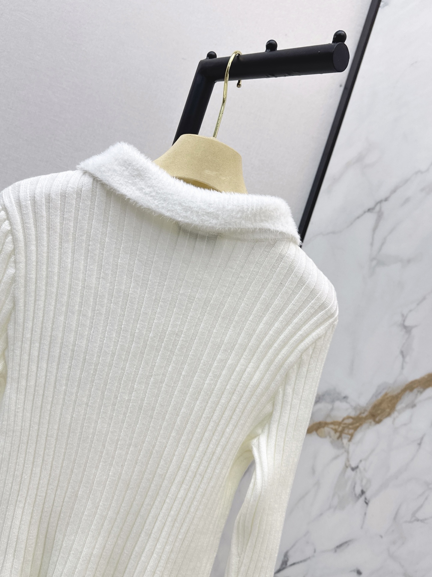 Miu 26fw ribbed knit cardigan