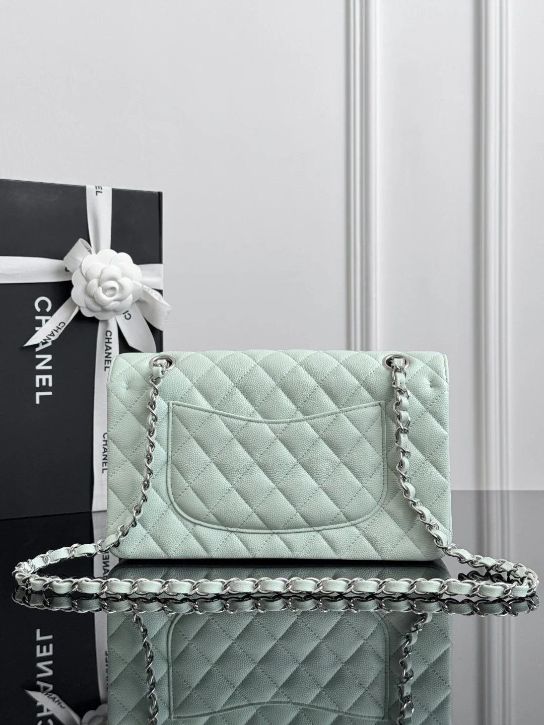 Chan cf25 chain shoulder bag