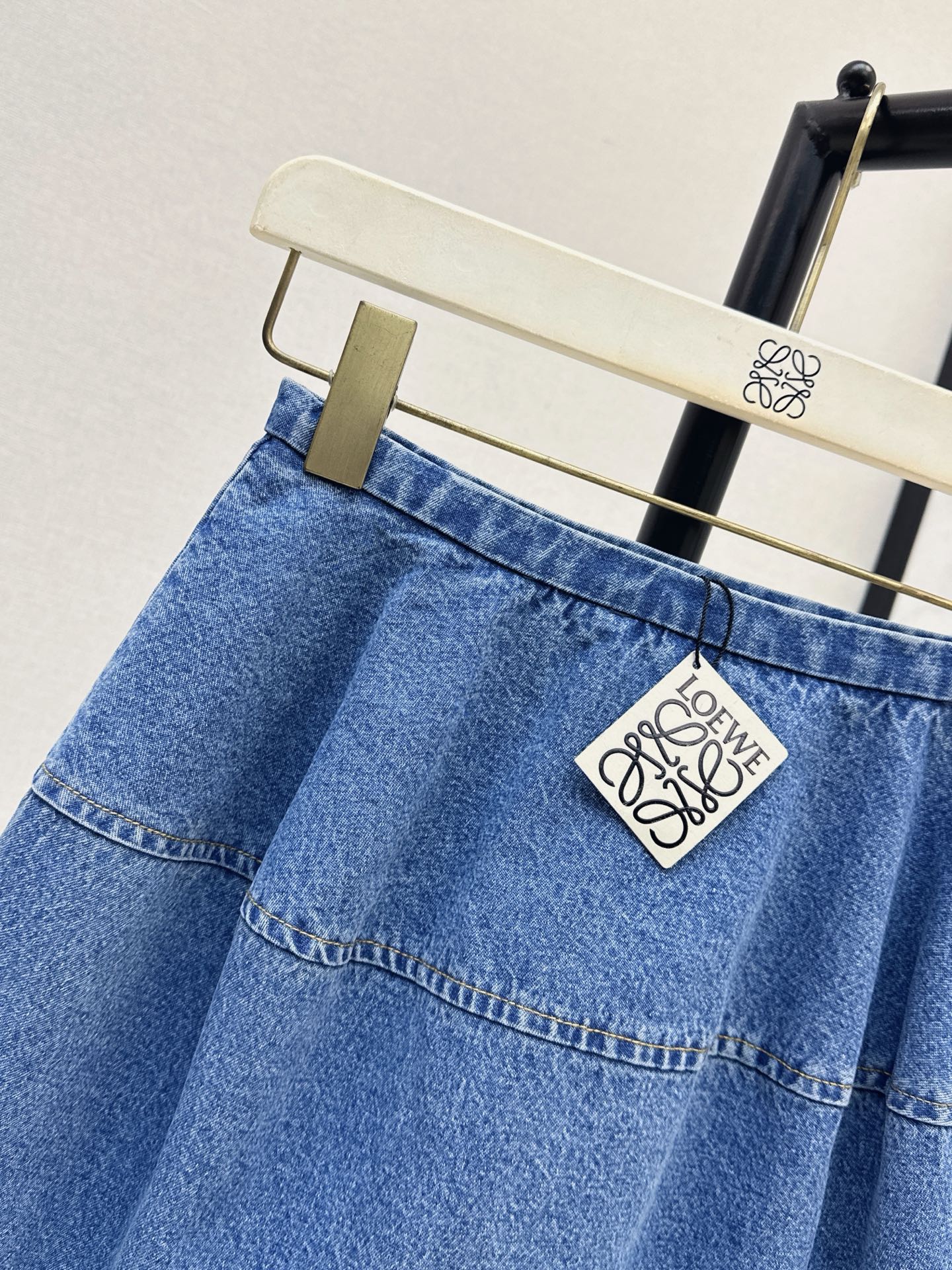 Loe 26fw denim skirt