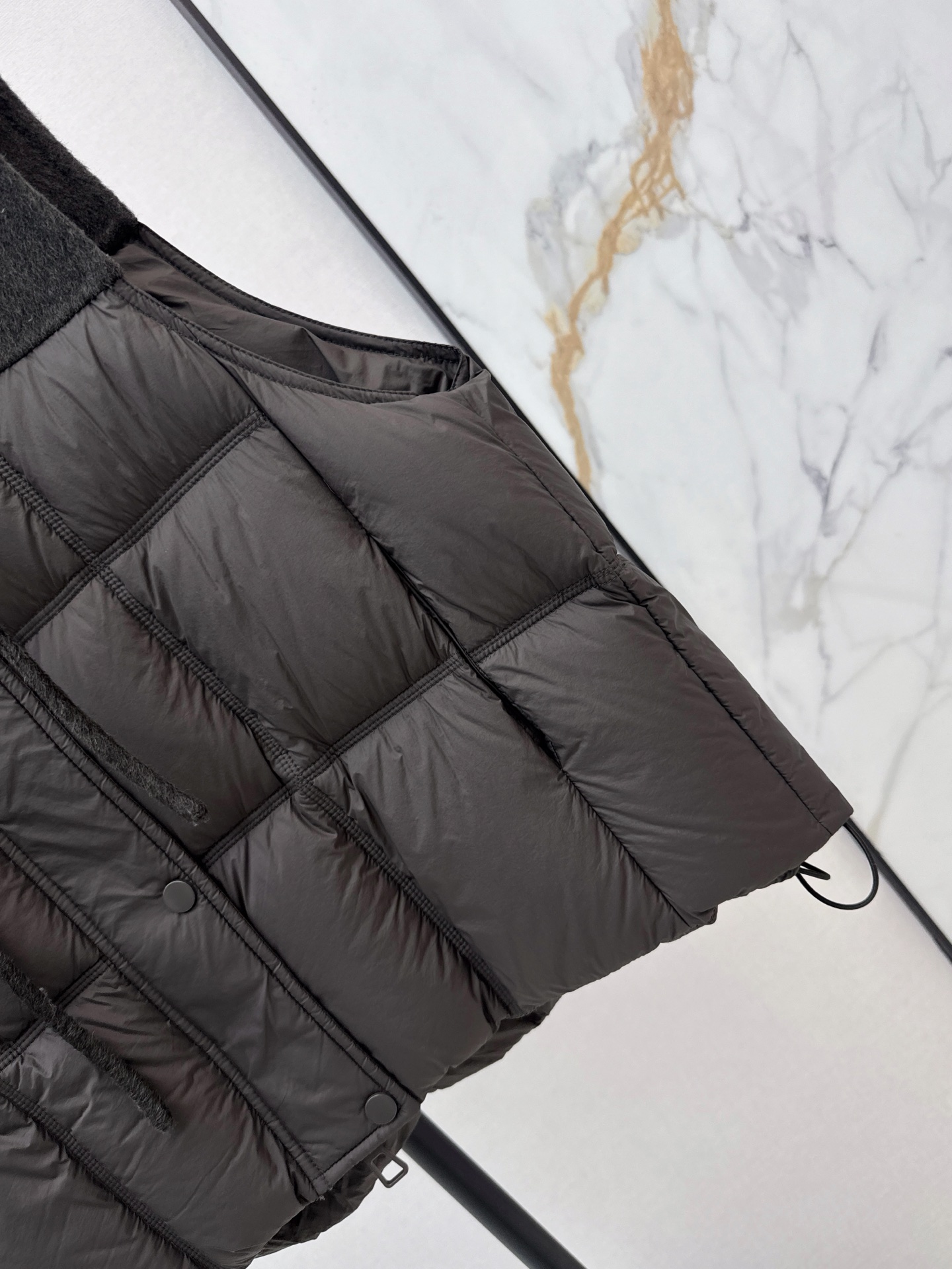Max 26fw knit contract hooded down vest
