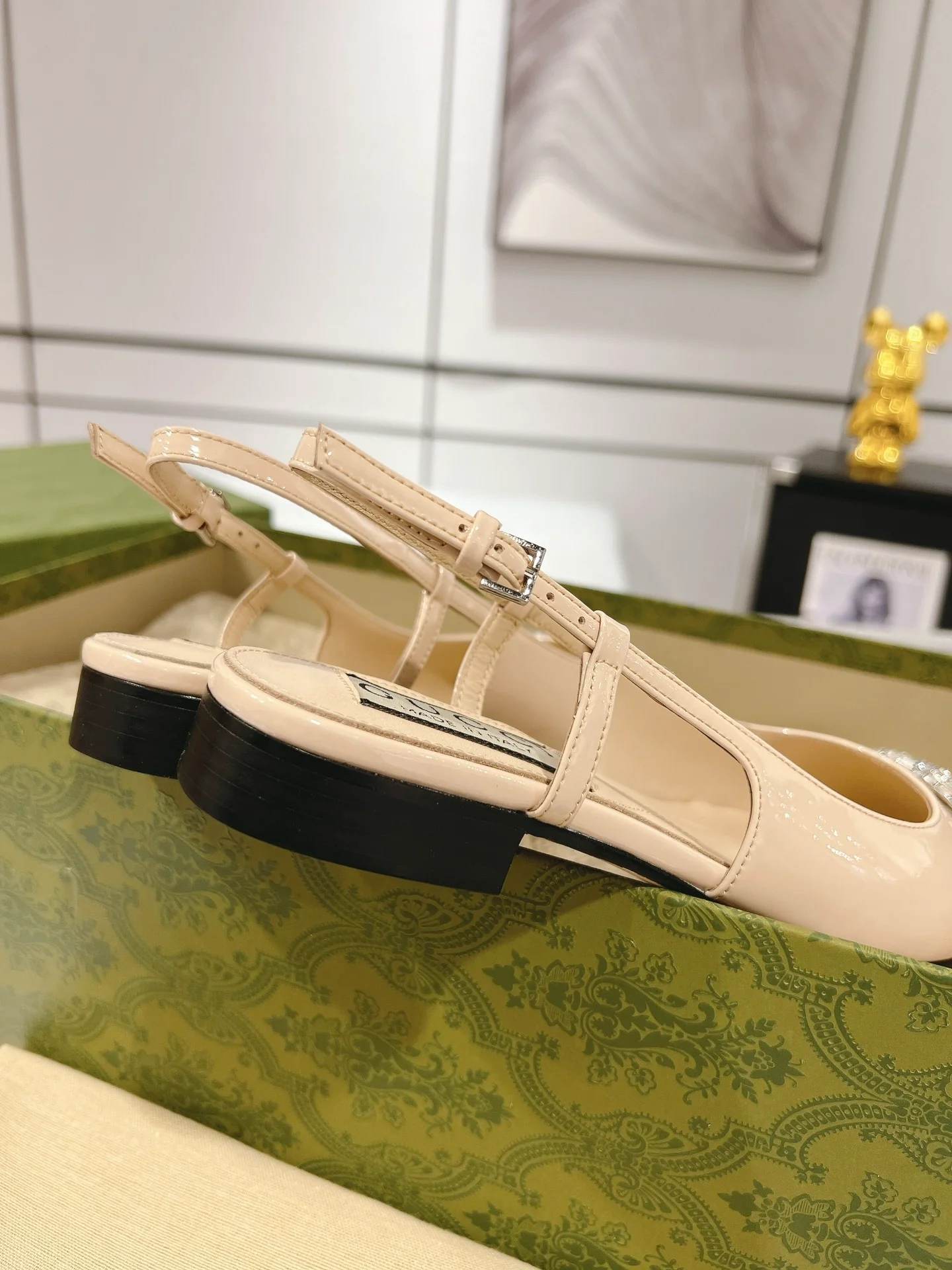 Gucc 25fw slingback flats with crystal diamond bling sandals