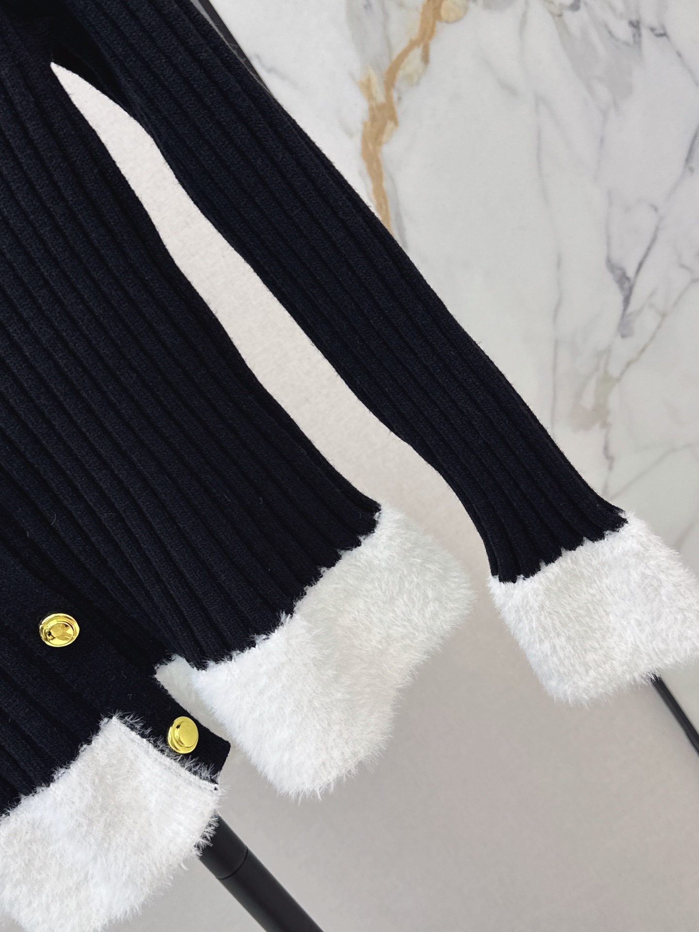 Miu 26fw ribbed knit cardigan