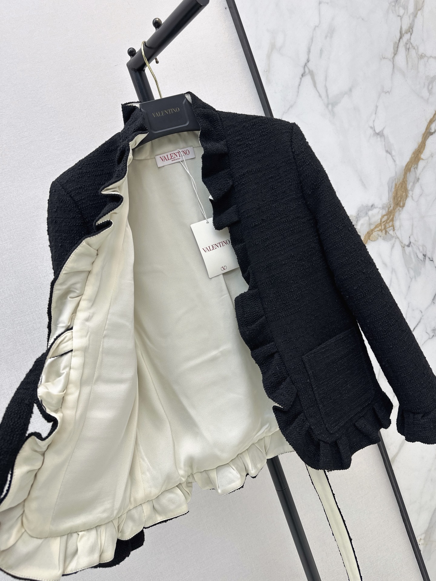 Valen 26fw ruffle jacket