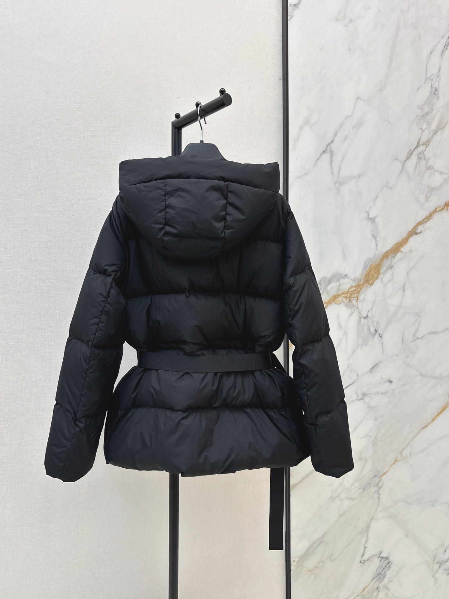 Max 26fw hooded down jacket