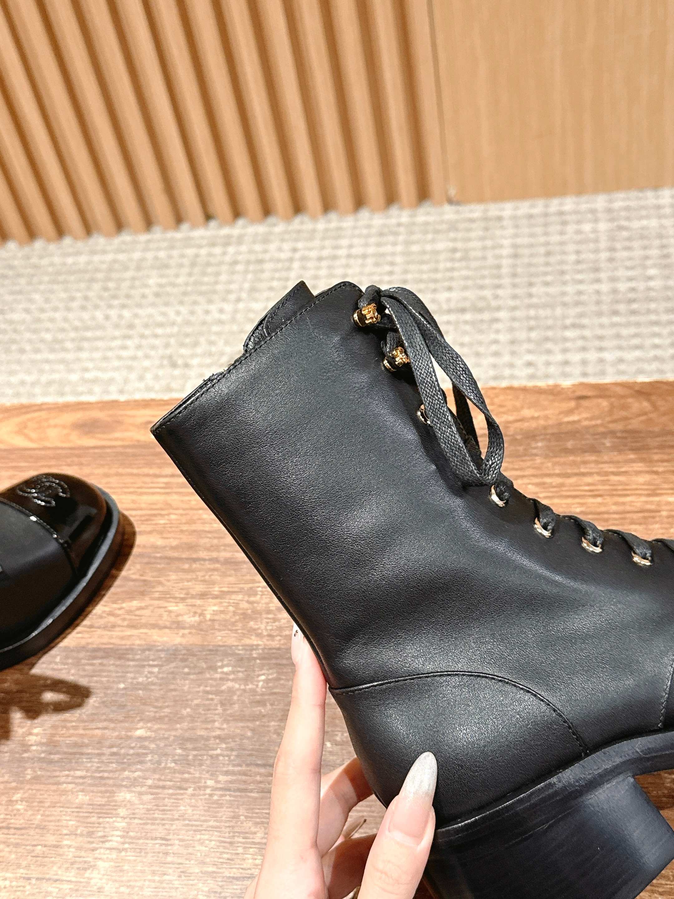 Chan 25fw combat boots