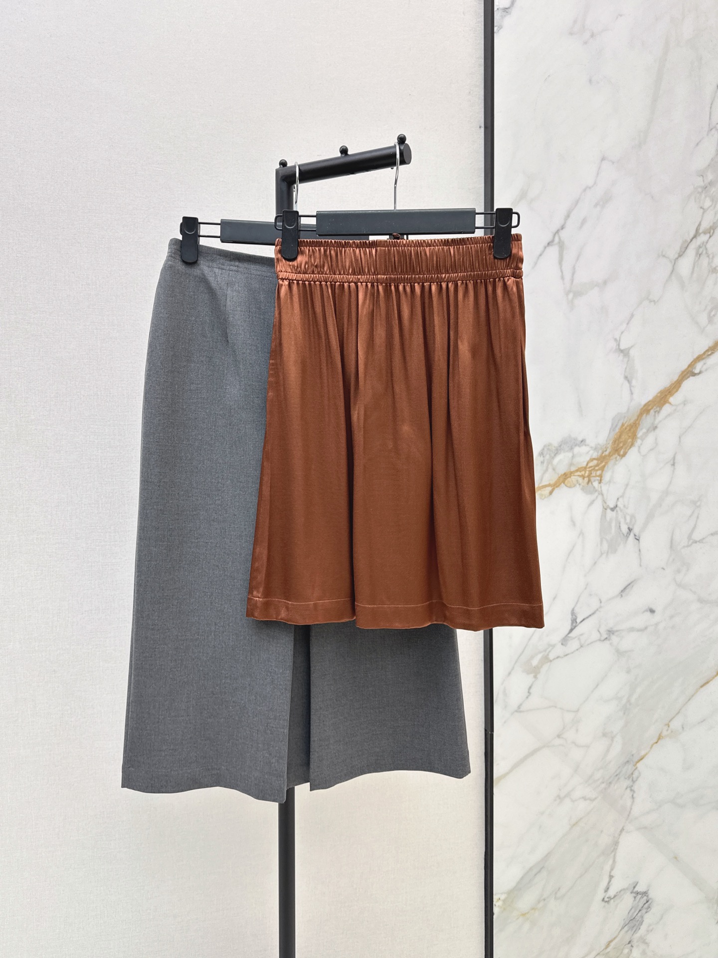 Pra 26fw front-slit A-line midi skirt