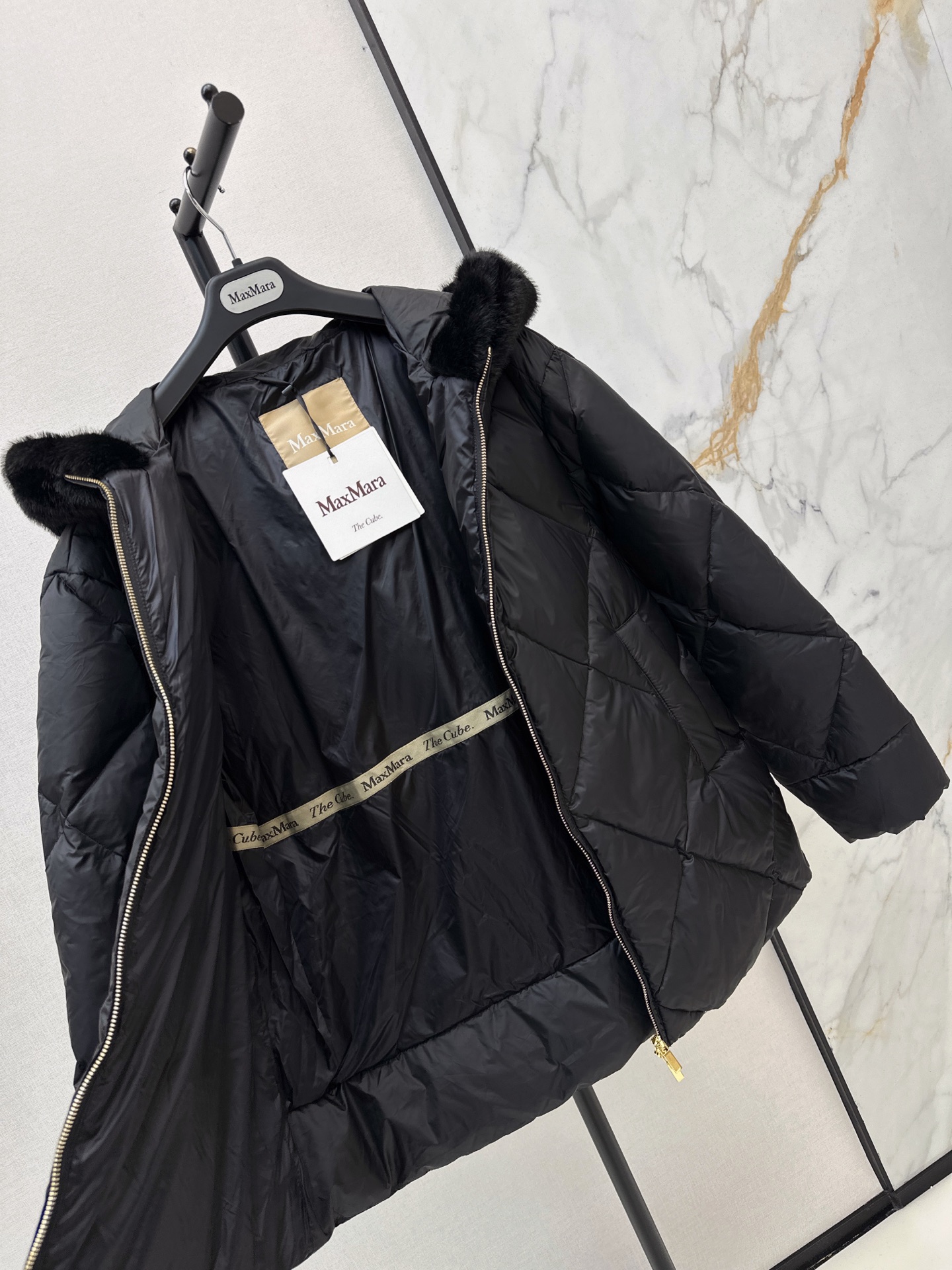 Max 26fw fur-trim down jacket