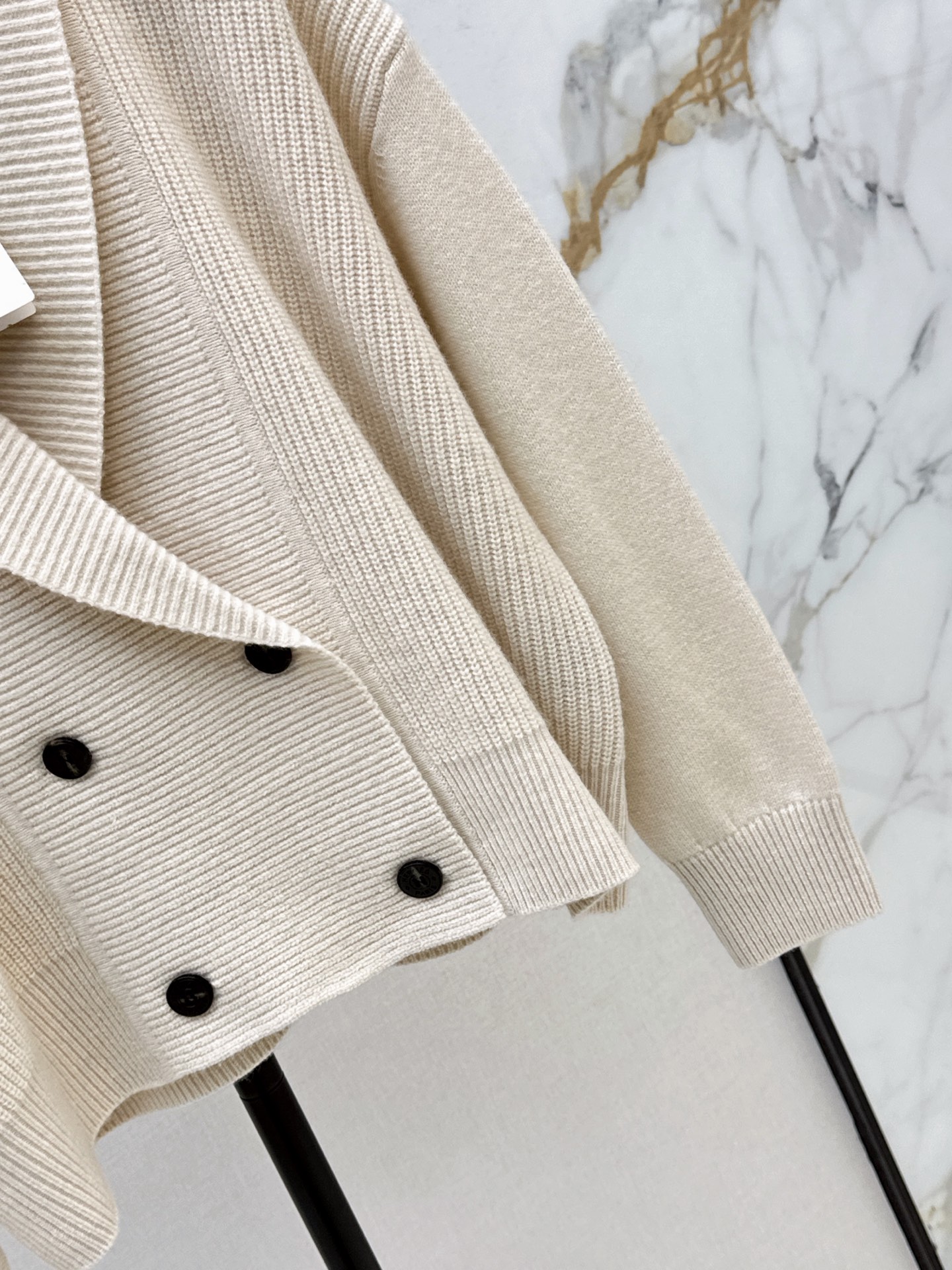 Her 26fw cashmere knit jacket