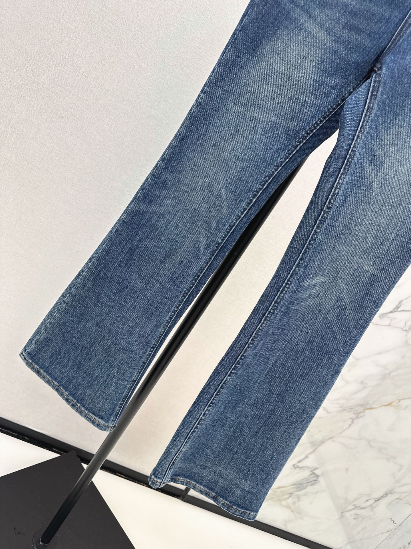 Valen 26fw slim-fit jeans