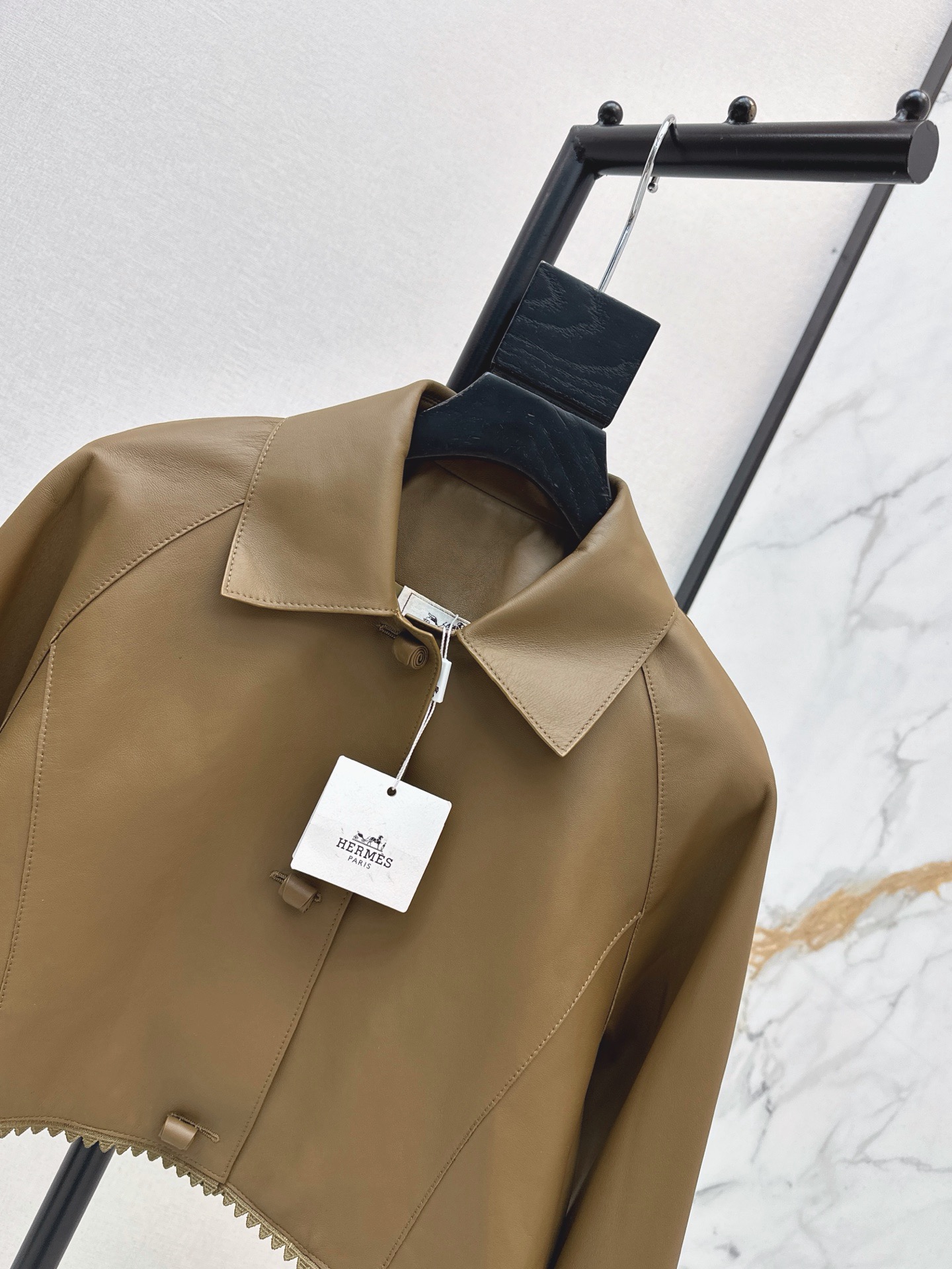 Her 26ss cropped leather jacket