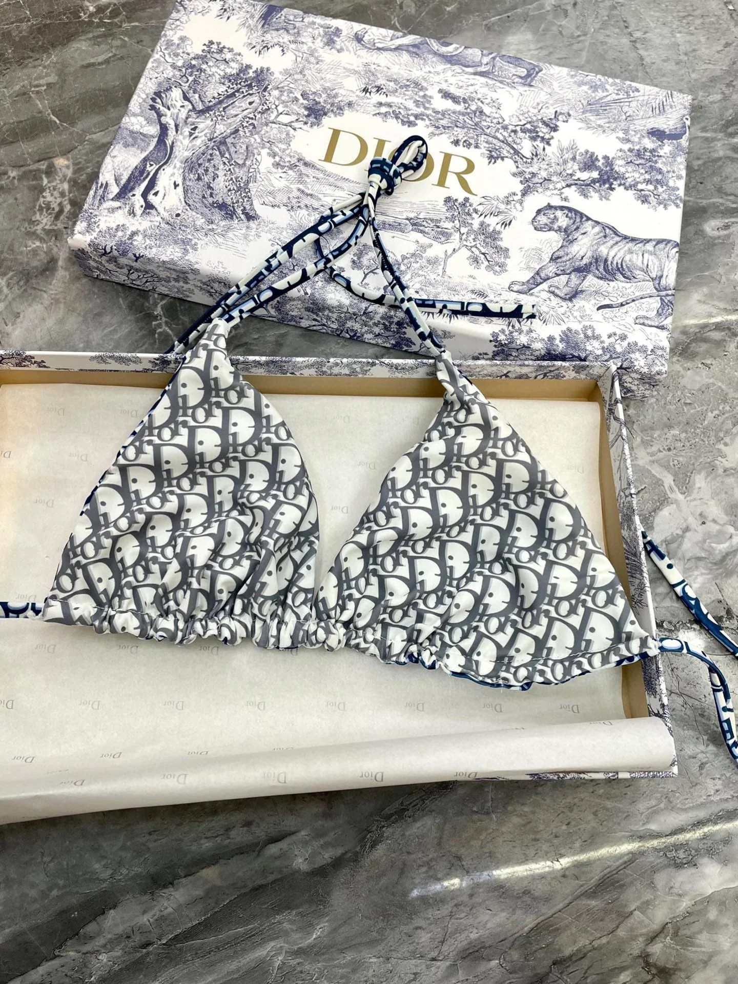 D swimsuit