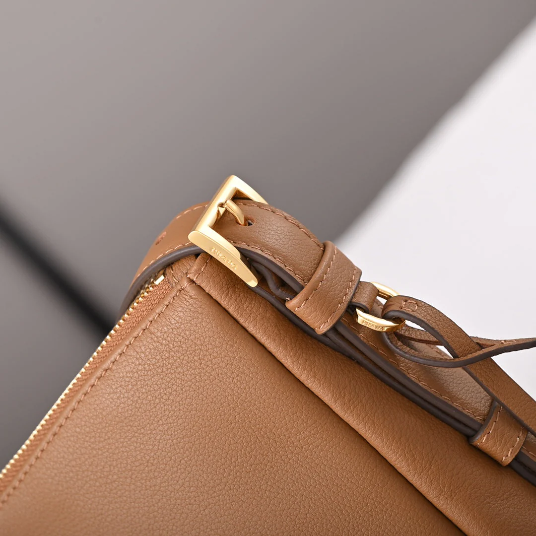 PD  Aimée large leather shoulder bag