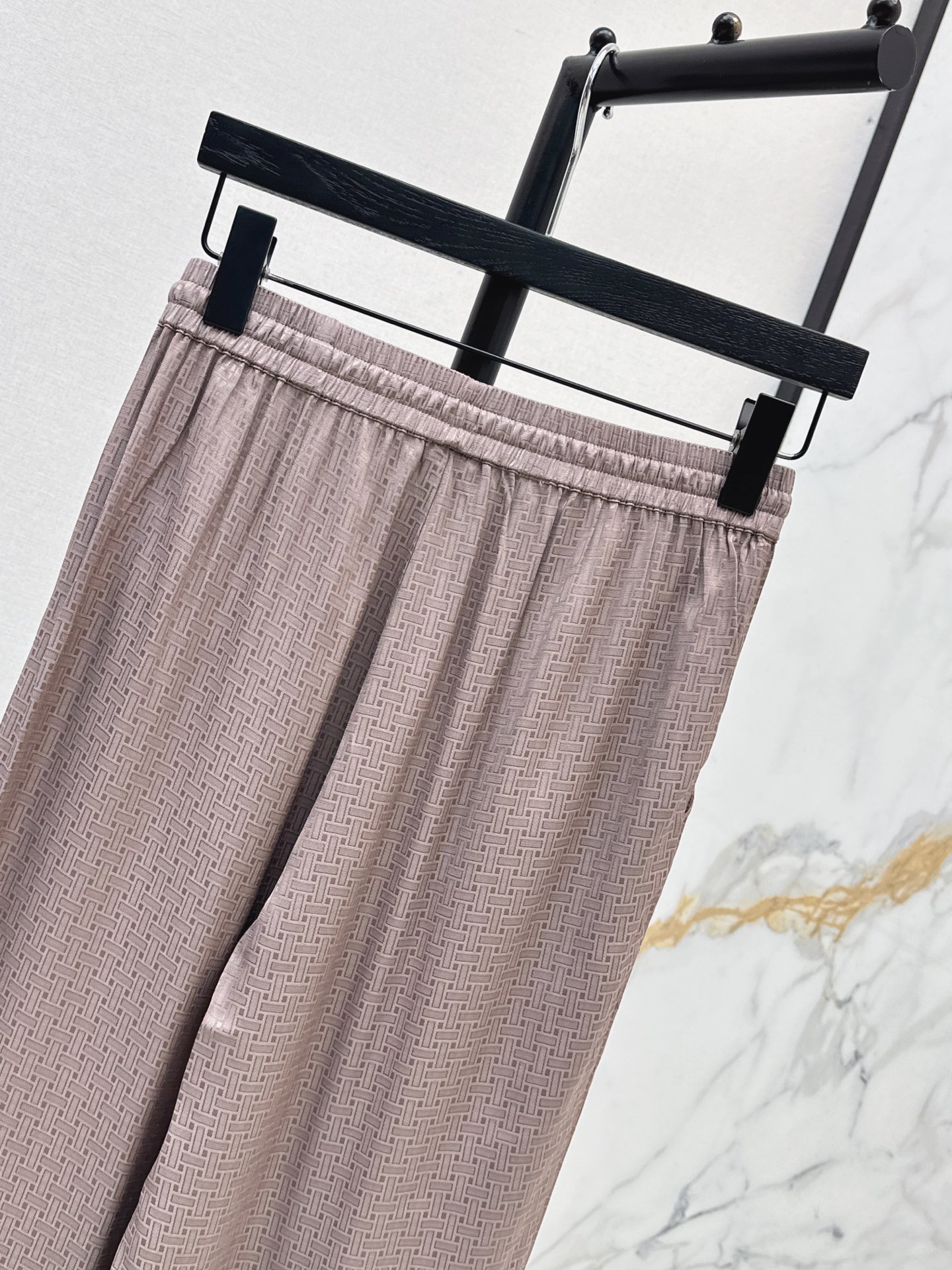 Her 26fw straight-leg pants