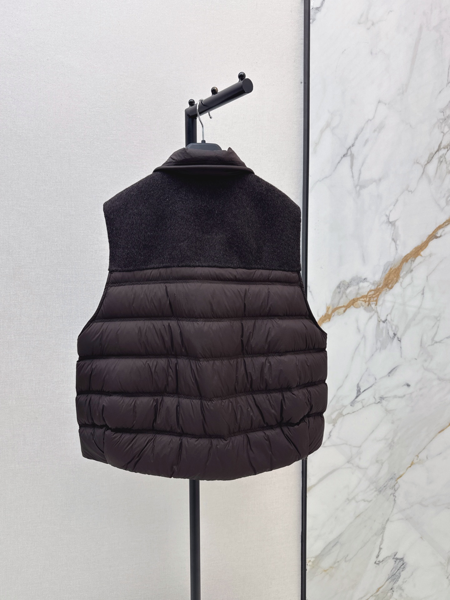 Max 26fw knit contract down vest
