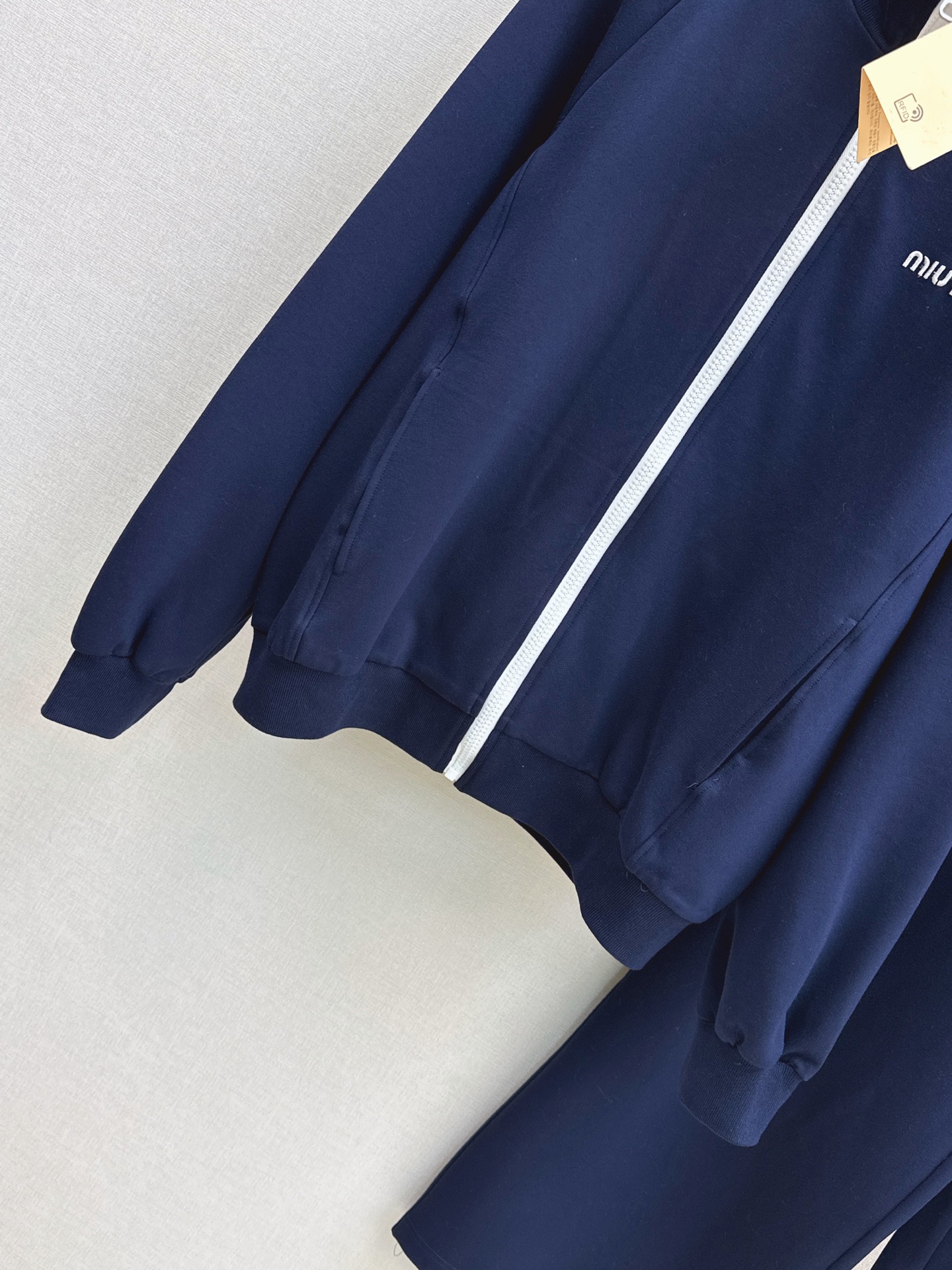 Miu 26fw zipper jacket drawstring pants sets