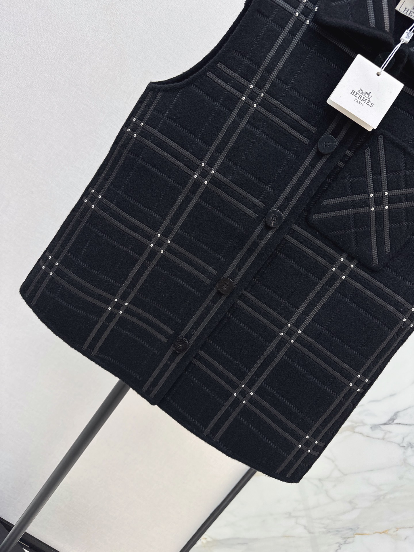 Her 26fw embroidery woole vest