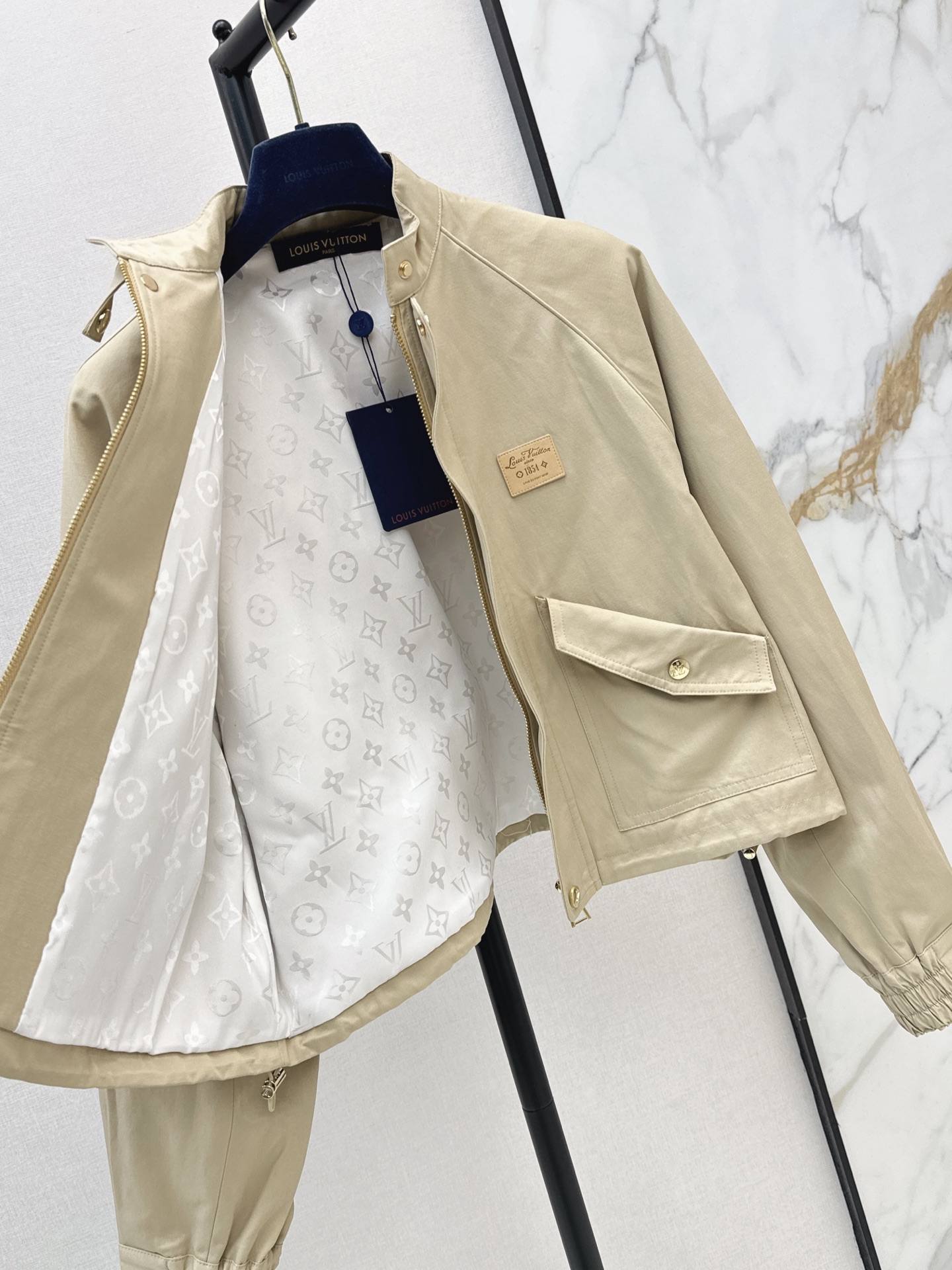 Loui 26fw stand collar jacket