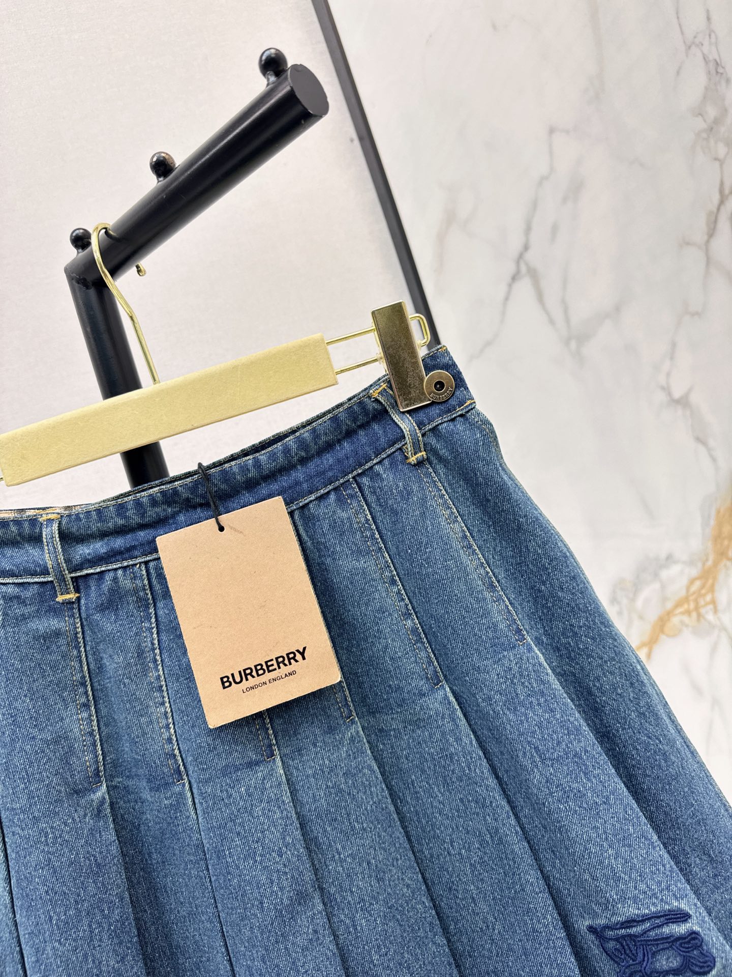 Bur 26fw pleated denim skirt