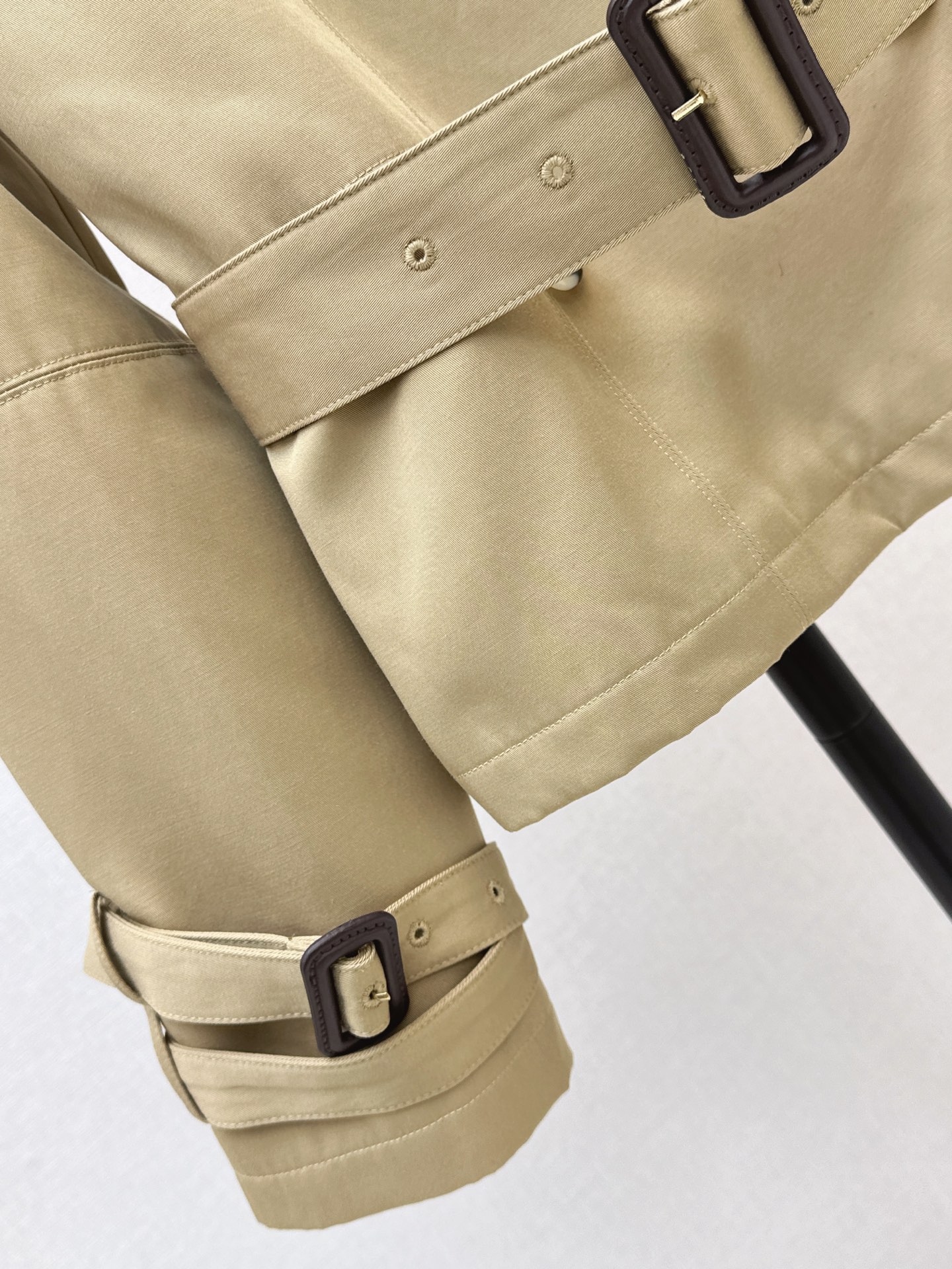 Bur 26fw cropped trench coats