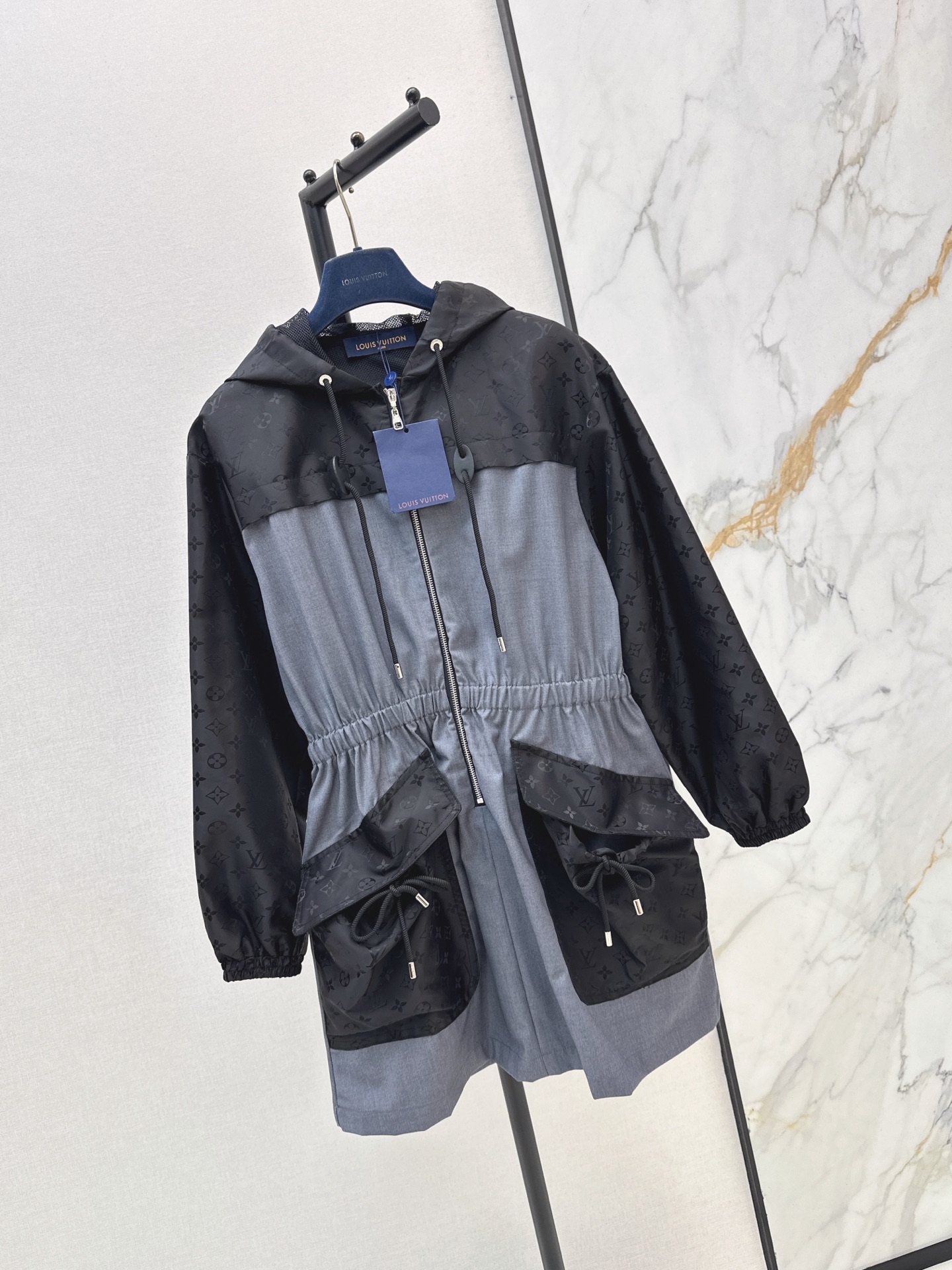 Loui 26fw hooded drawstring dress