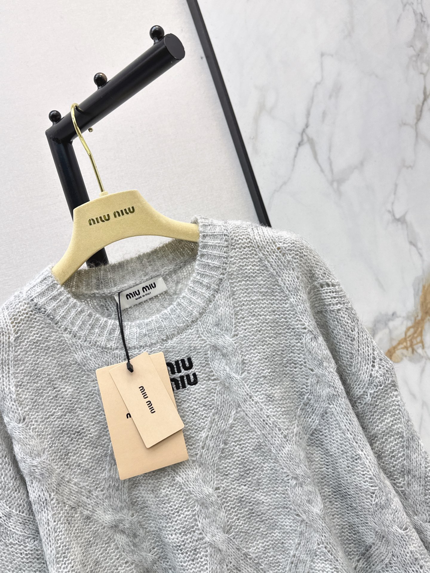 Miu 26fw letter embroidery sweater