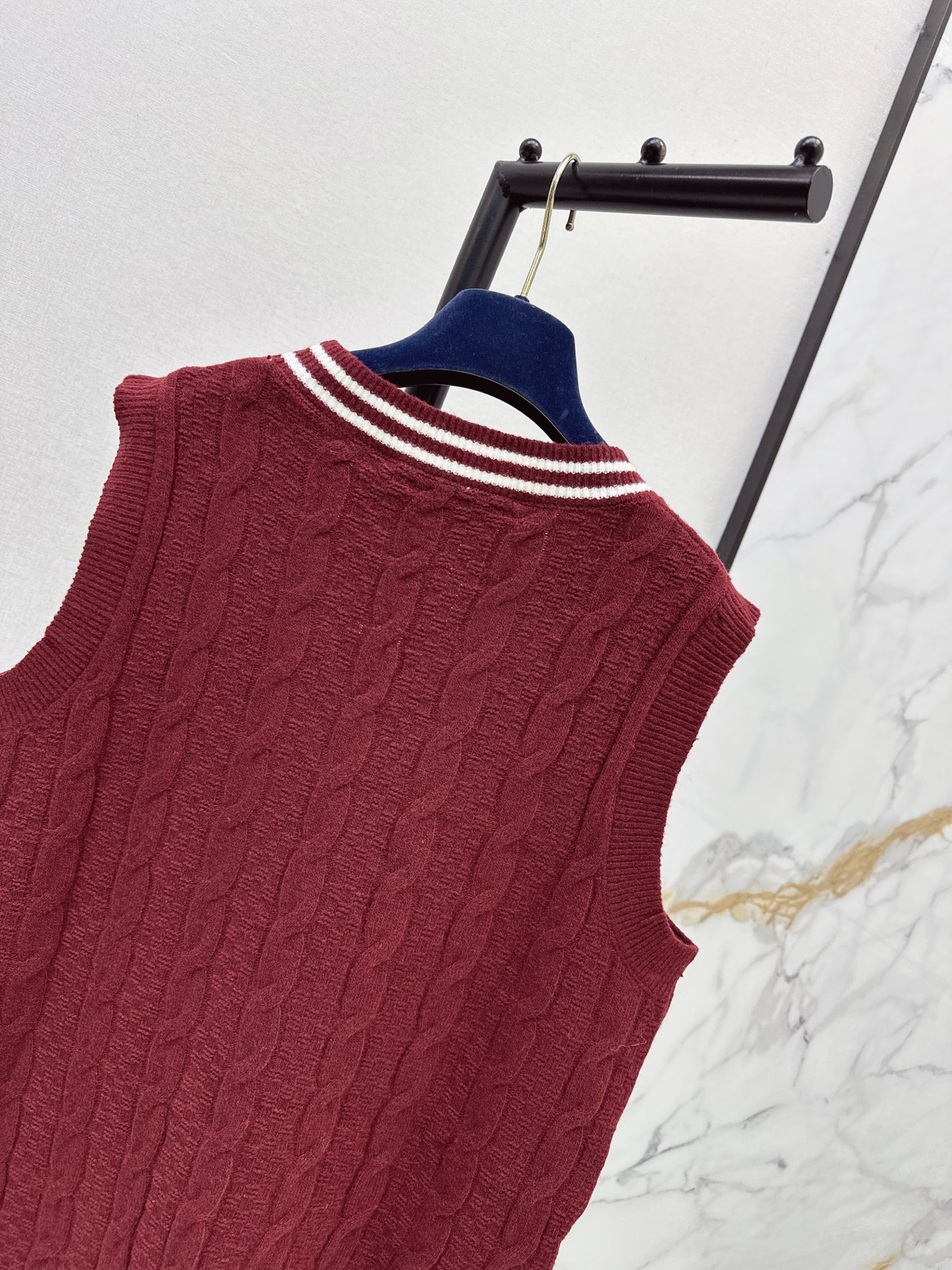 Loui 26fw rhinestone knit vest
