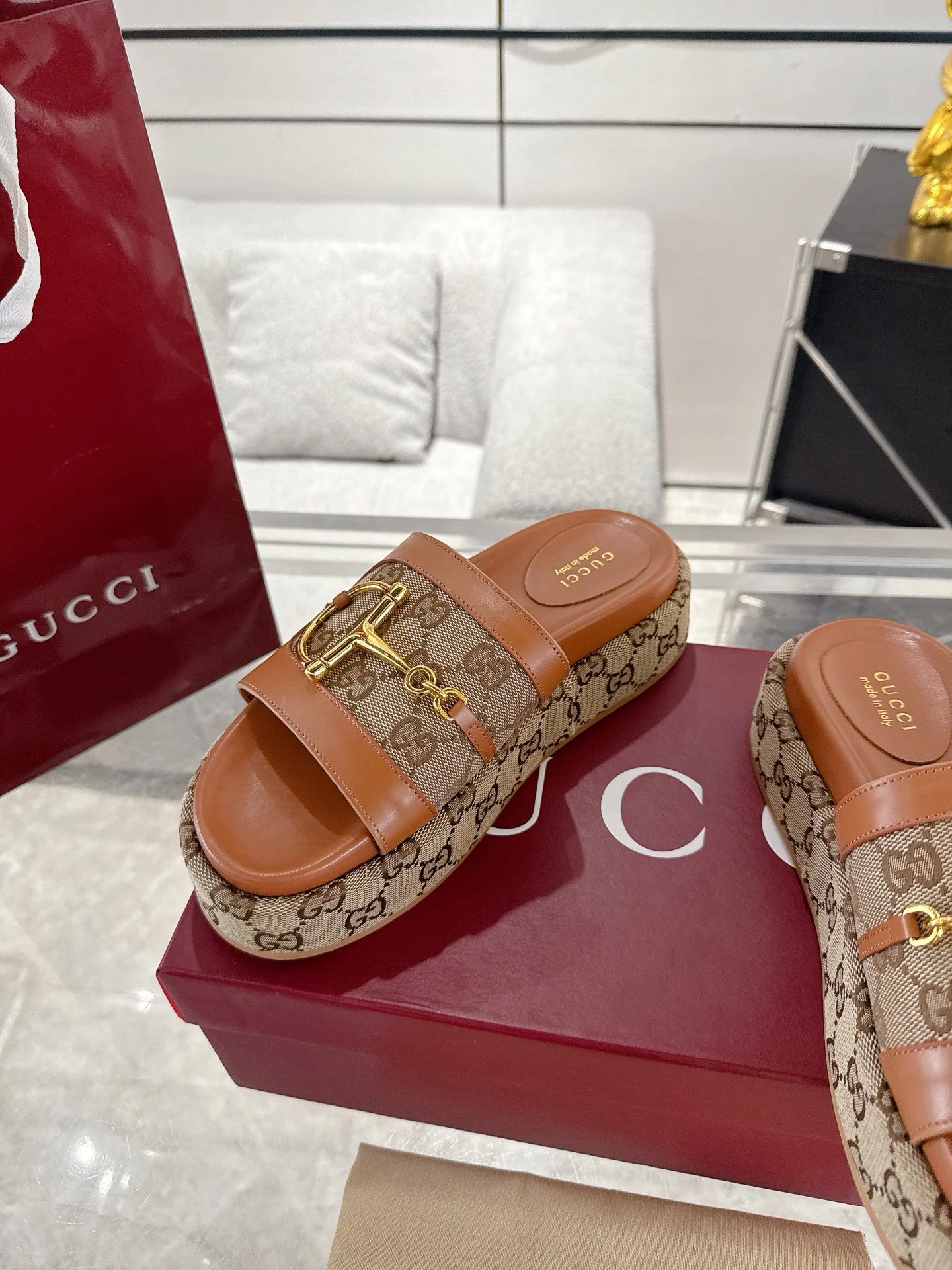 Gucc 25fw thick slippers