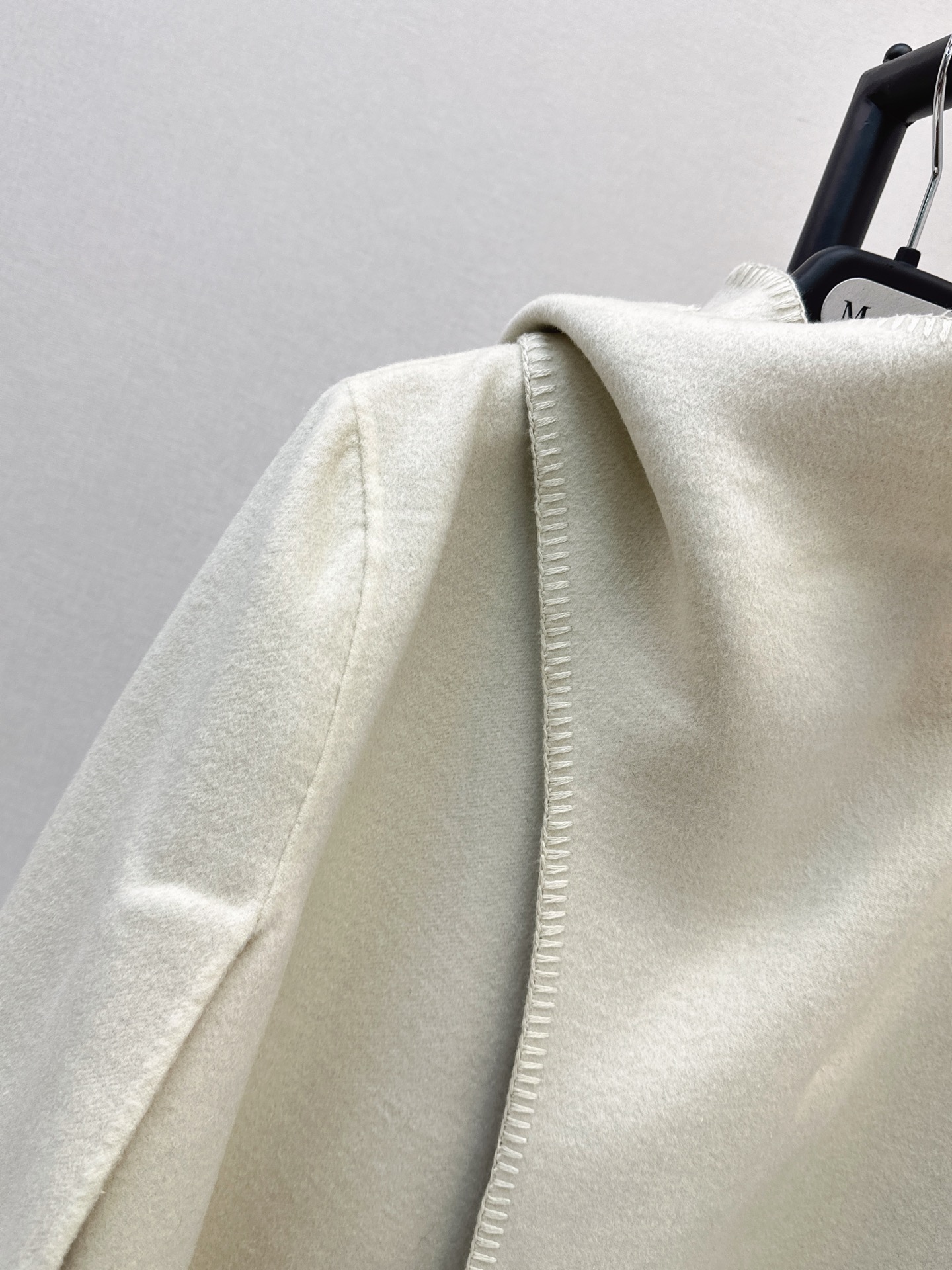 Max 26fw woolen cape overcoats