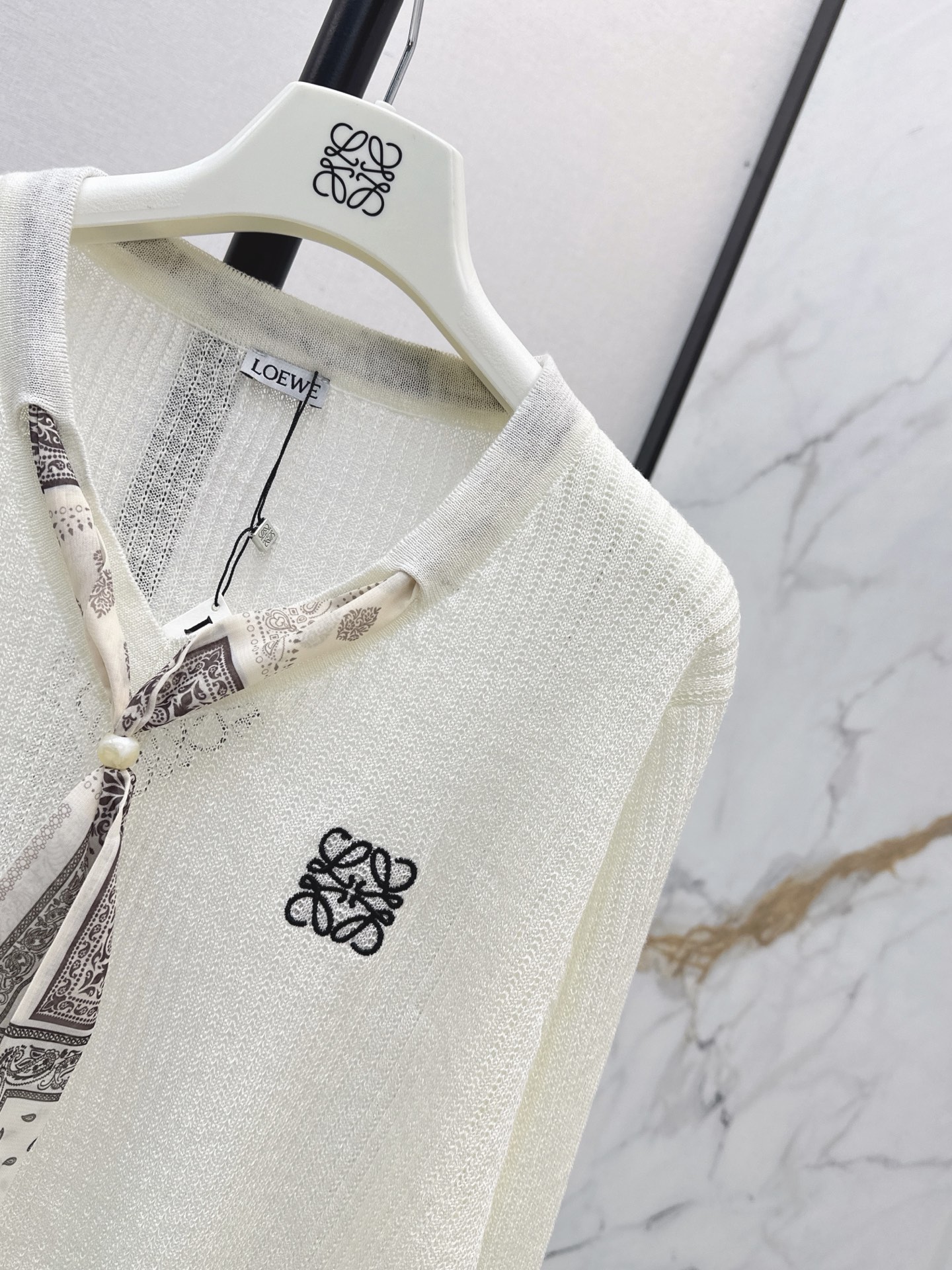 Loe 26fw scraf knit sweater