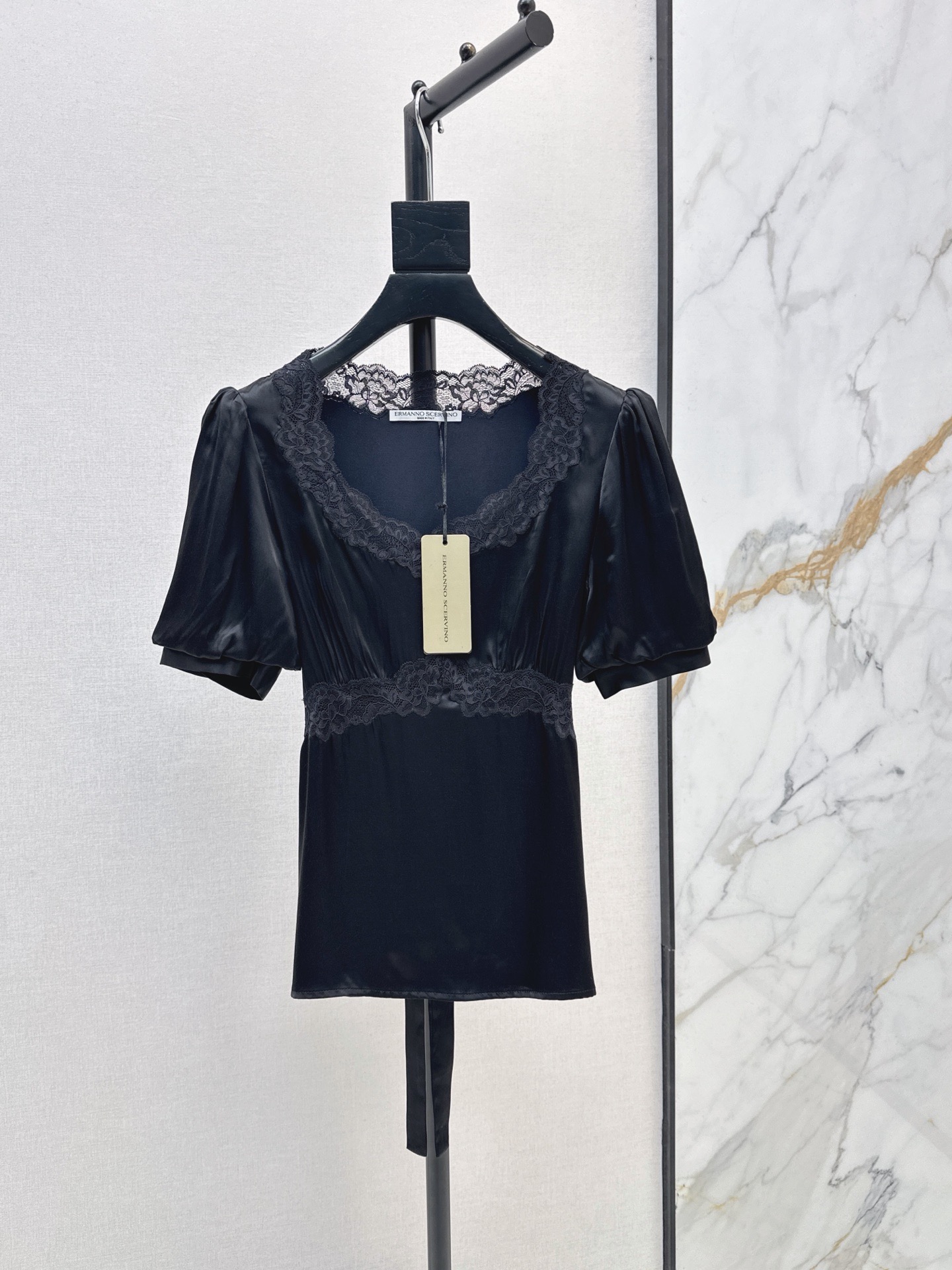 ES 26ss lace trim top