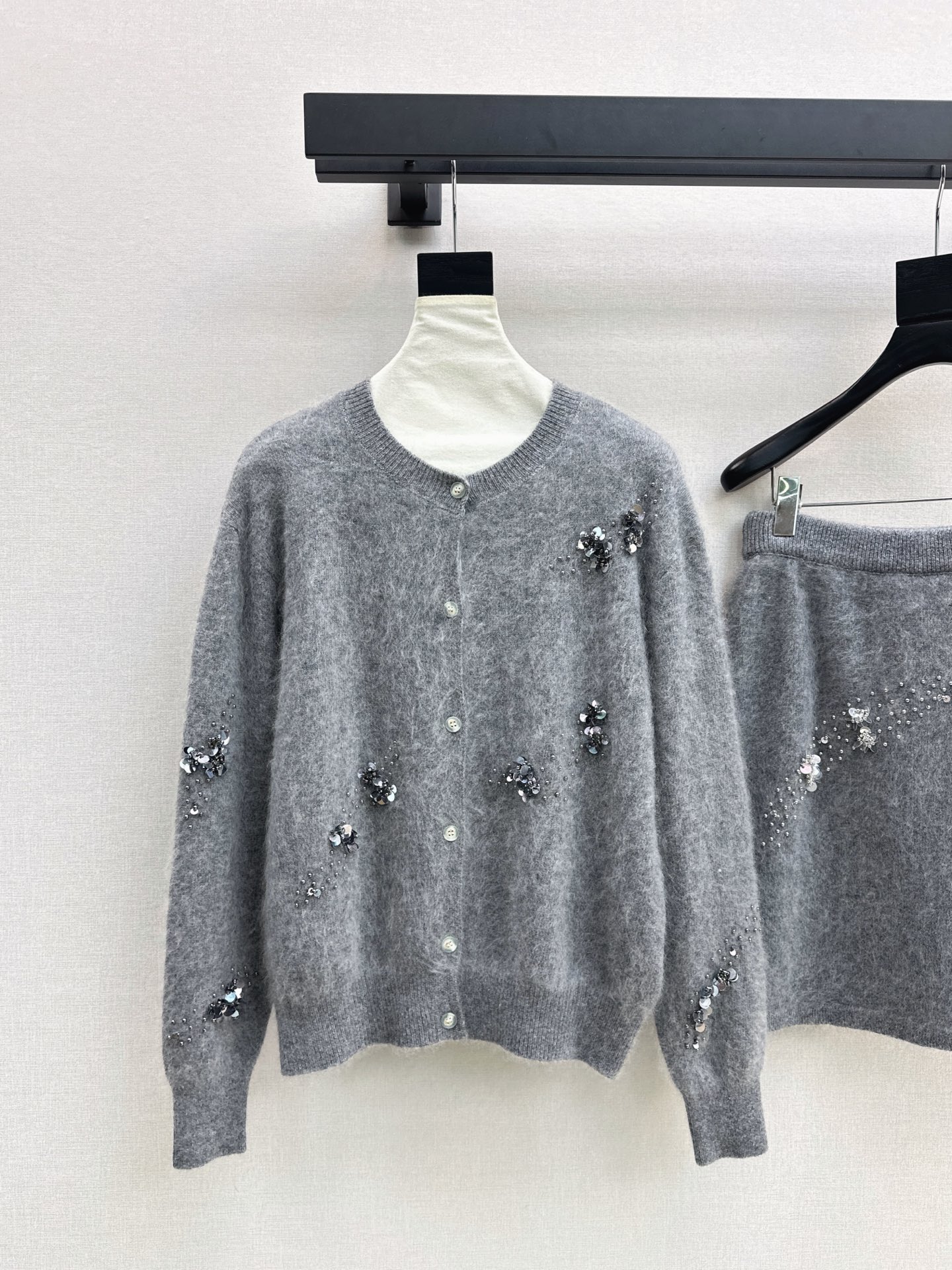 Miu 26fw beading sequin knit sweater skirt sets