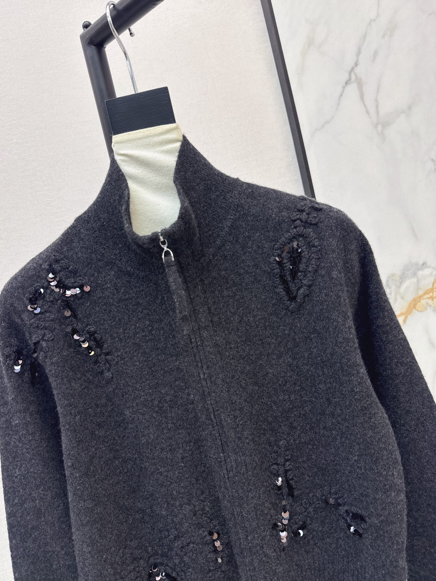 Brun 26fw embroidery zipper cardigan