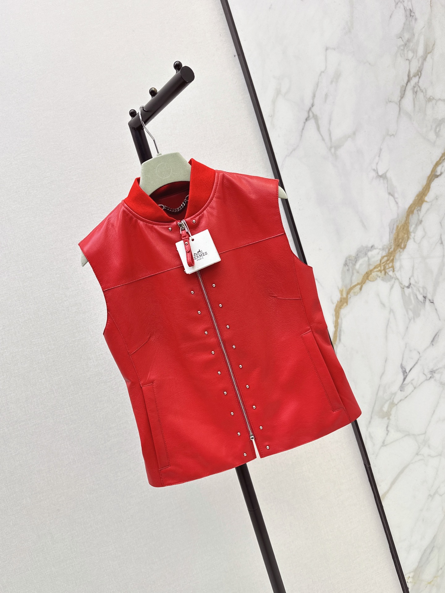 Her 26fw leather vest jacket