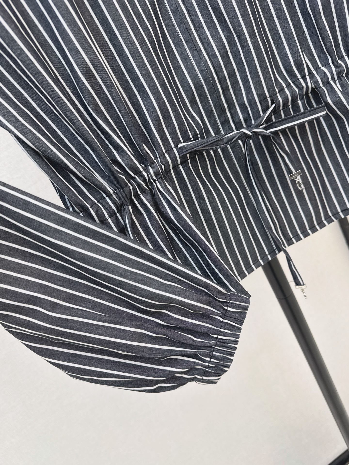 CD 26fw stripe drawstring shirt
