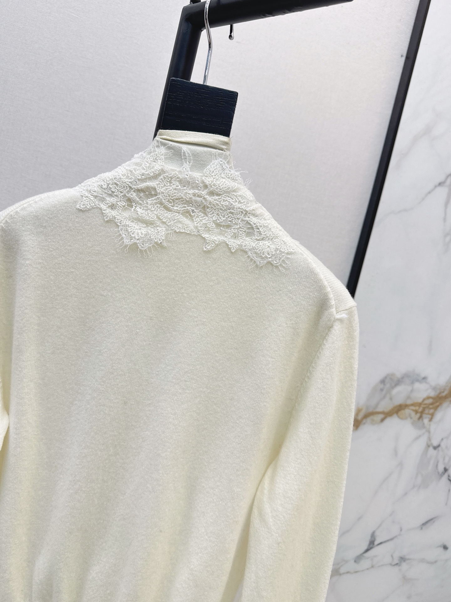 Miu 26fw lace contract knit cardigan